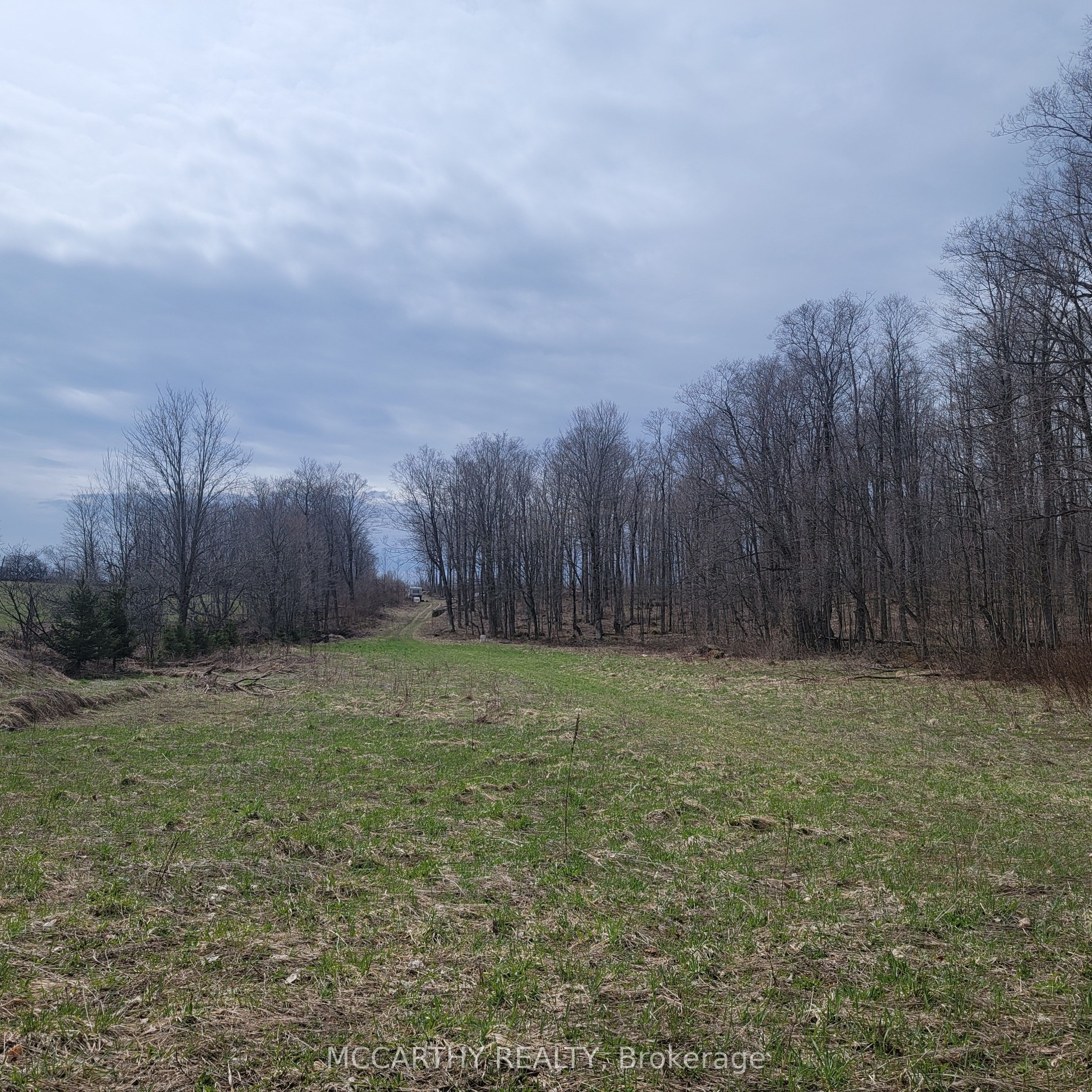 467323 12th Con B N/A Property Photo 1