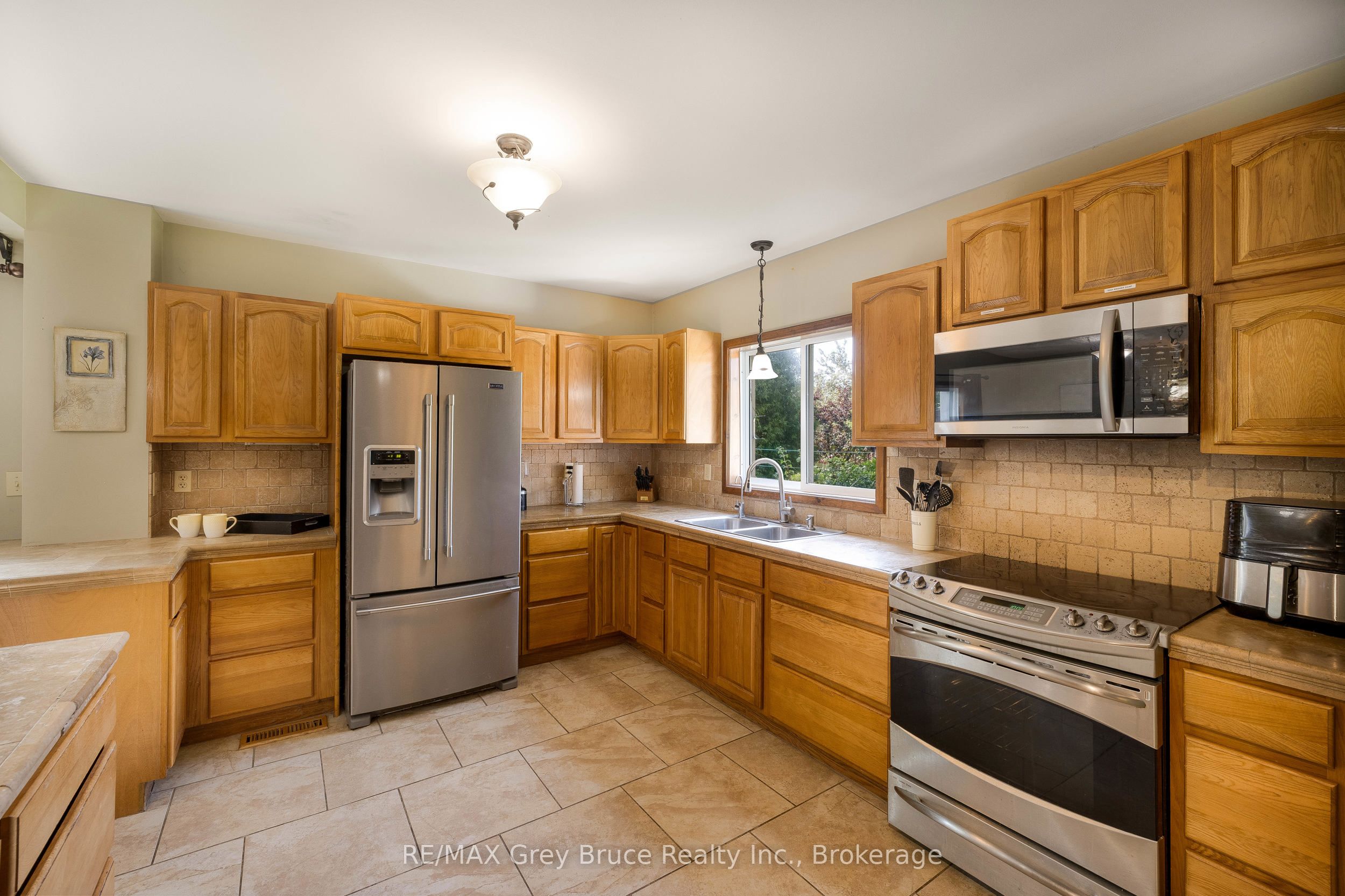 7011 Highway 6 Property Photo 10
