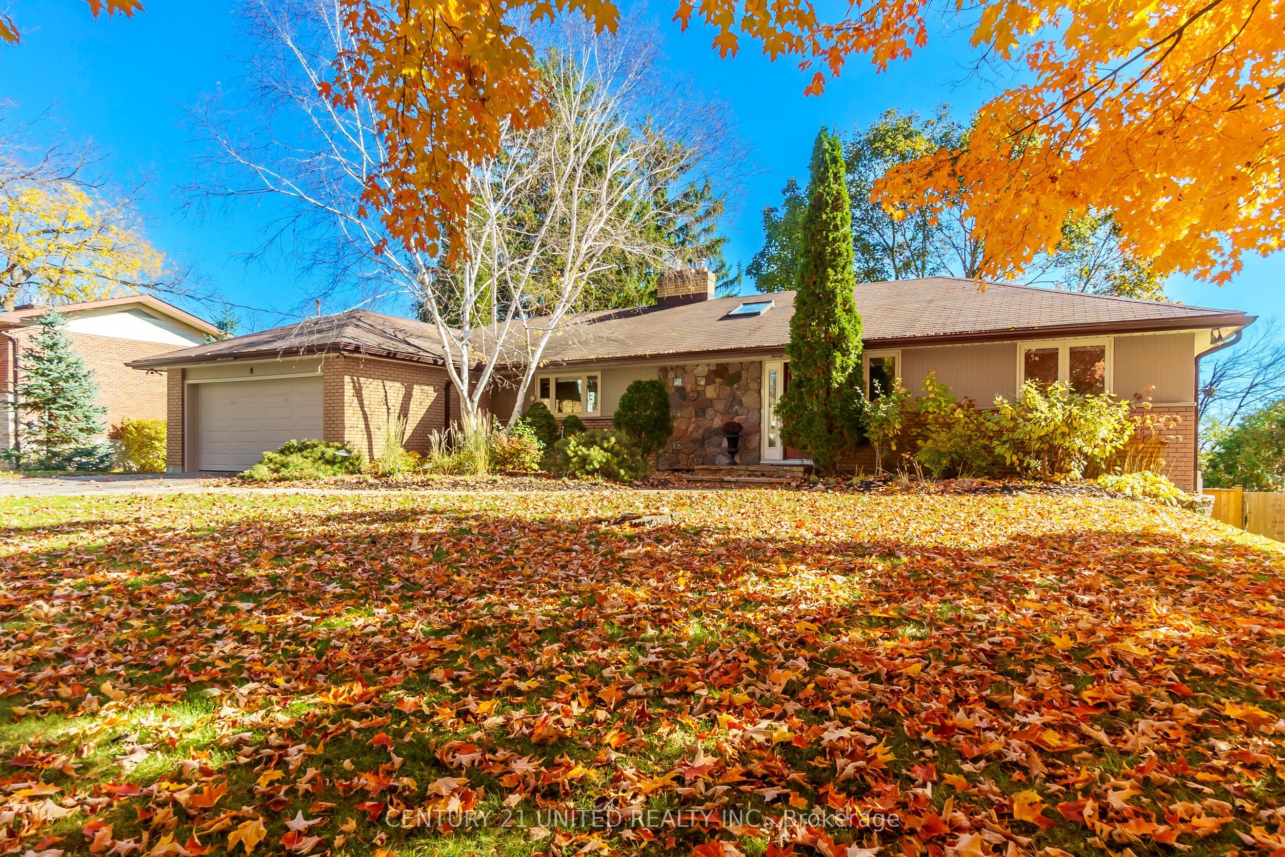 8 Oakwood Crescent Property Photo 1