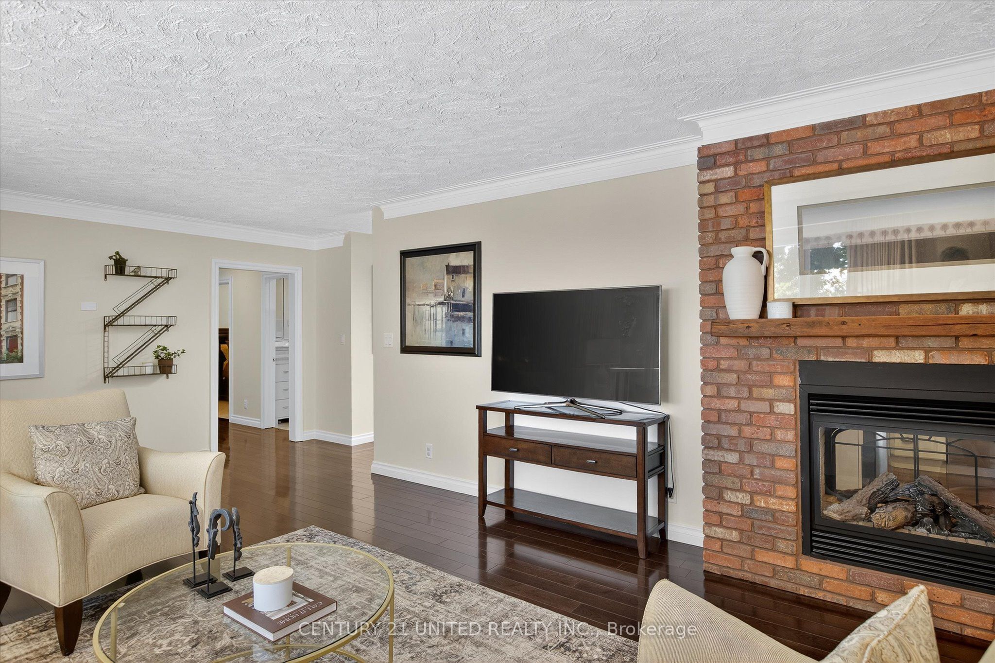 8 Oakwood Crescent Property Photo 6