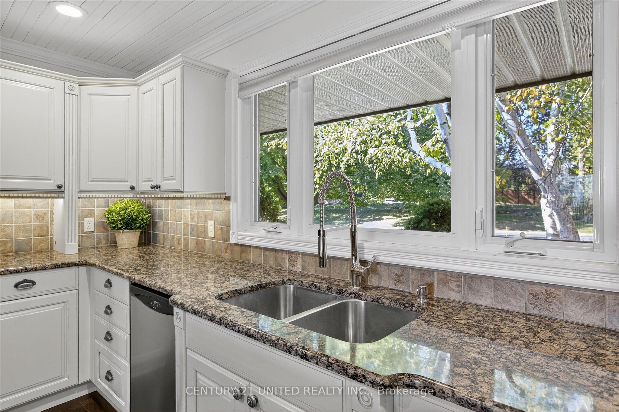 8 Oakwood Crescent Property Photo 14