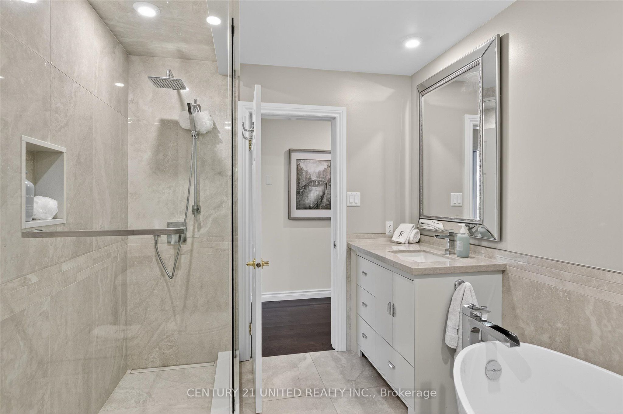 8 Oakwood Crescent Property Photo 19