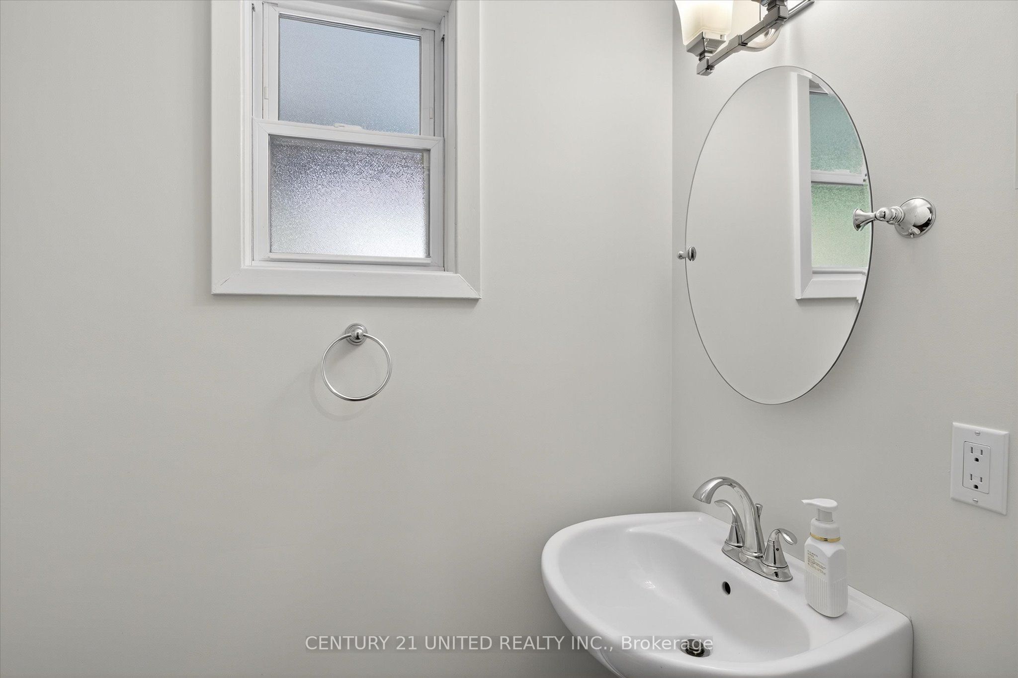 8 Oakwood Crescent Property Photo 22