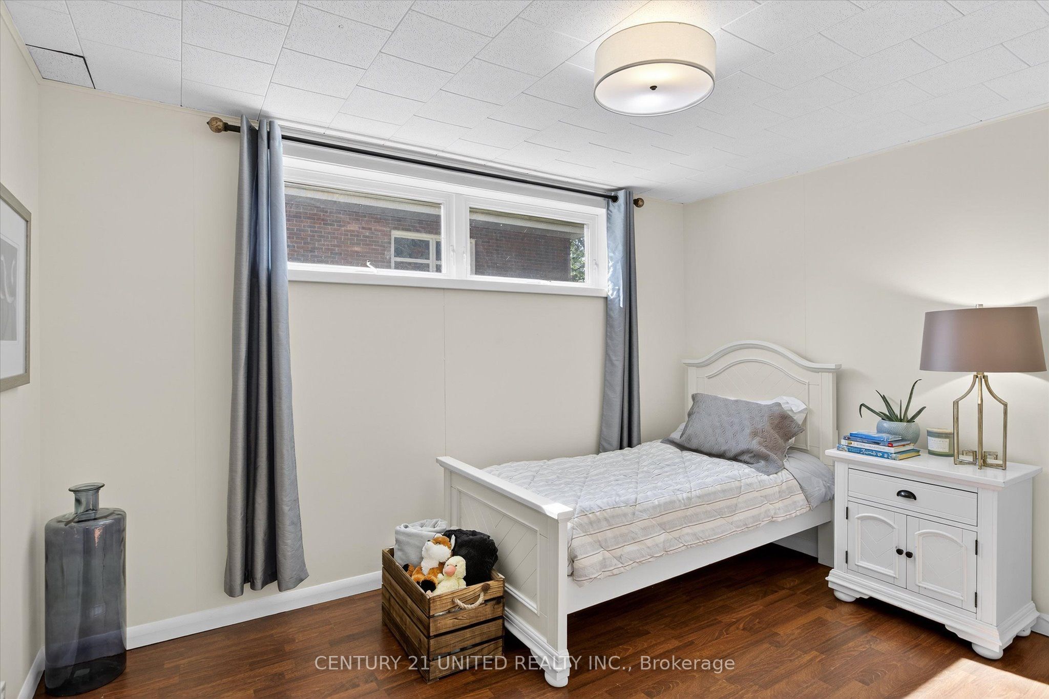 8 Oakwood Crescent Property Photo 36