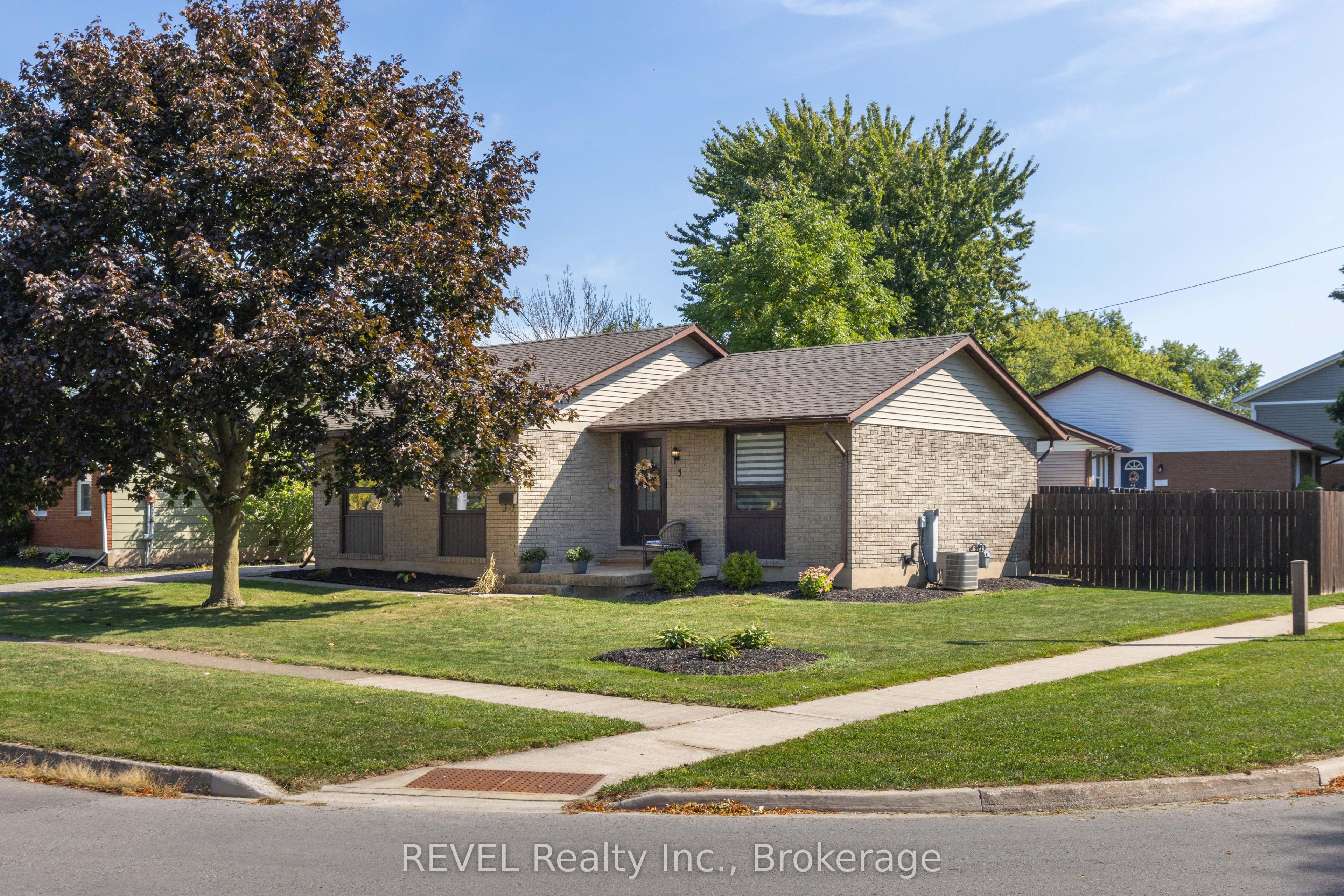 3 Newleaf Crescent Property Photo 1