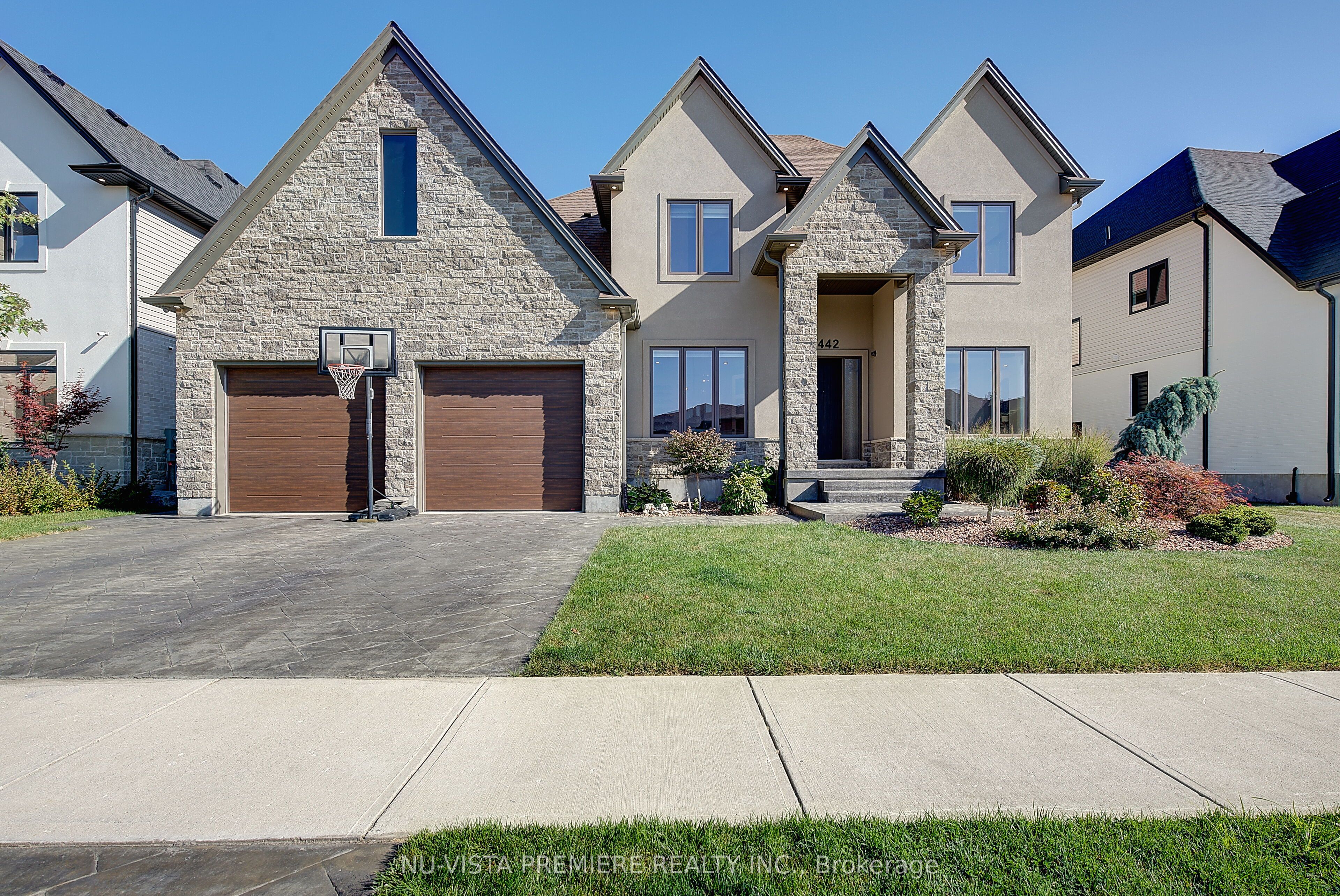 7442 SILVER CREEK Crescent Property Photo 1