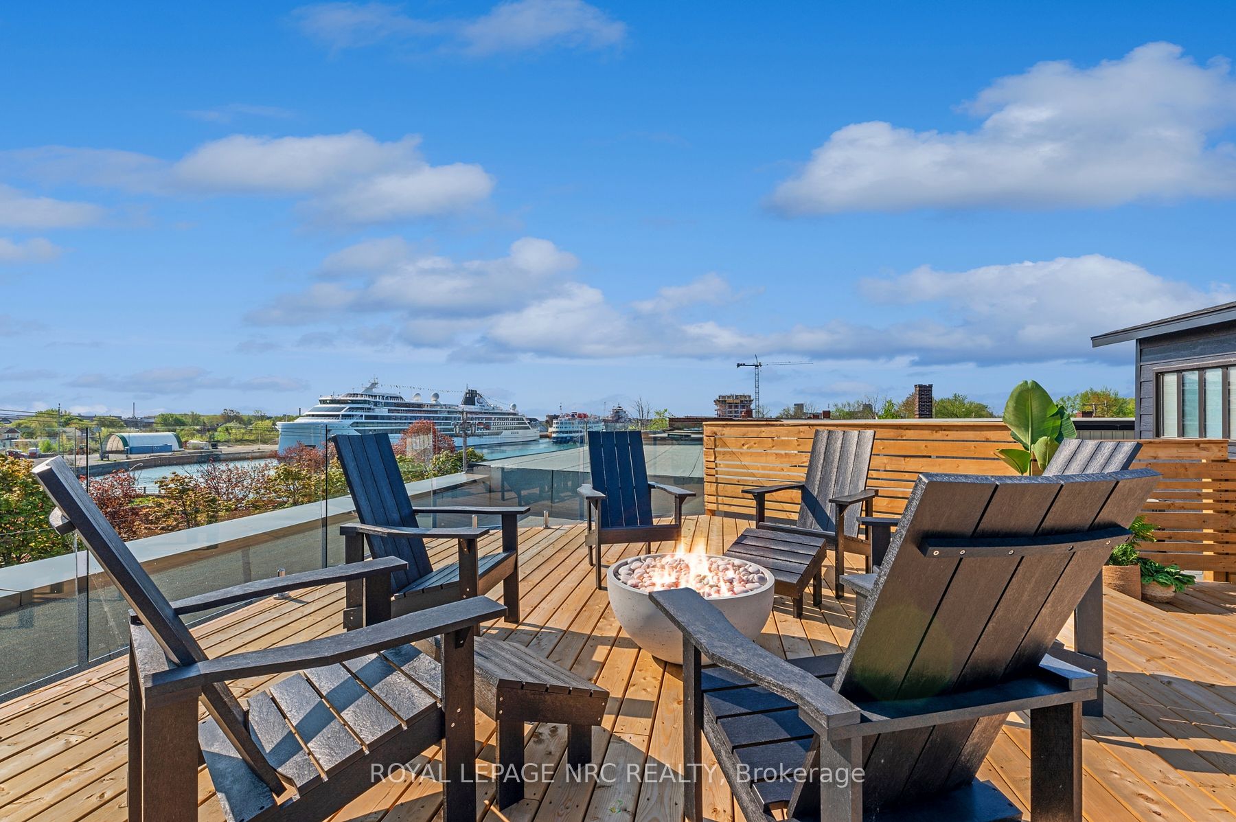 244 West Street Property Photo 7