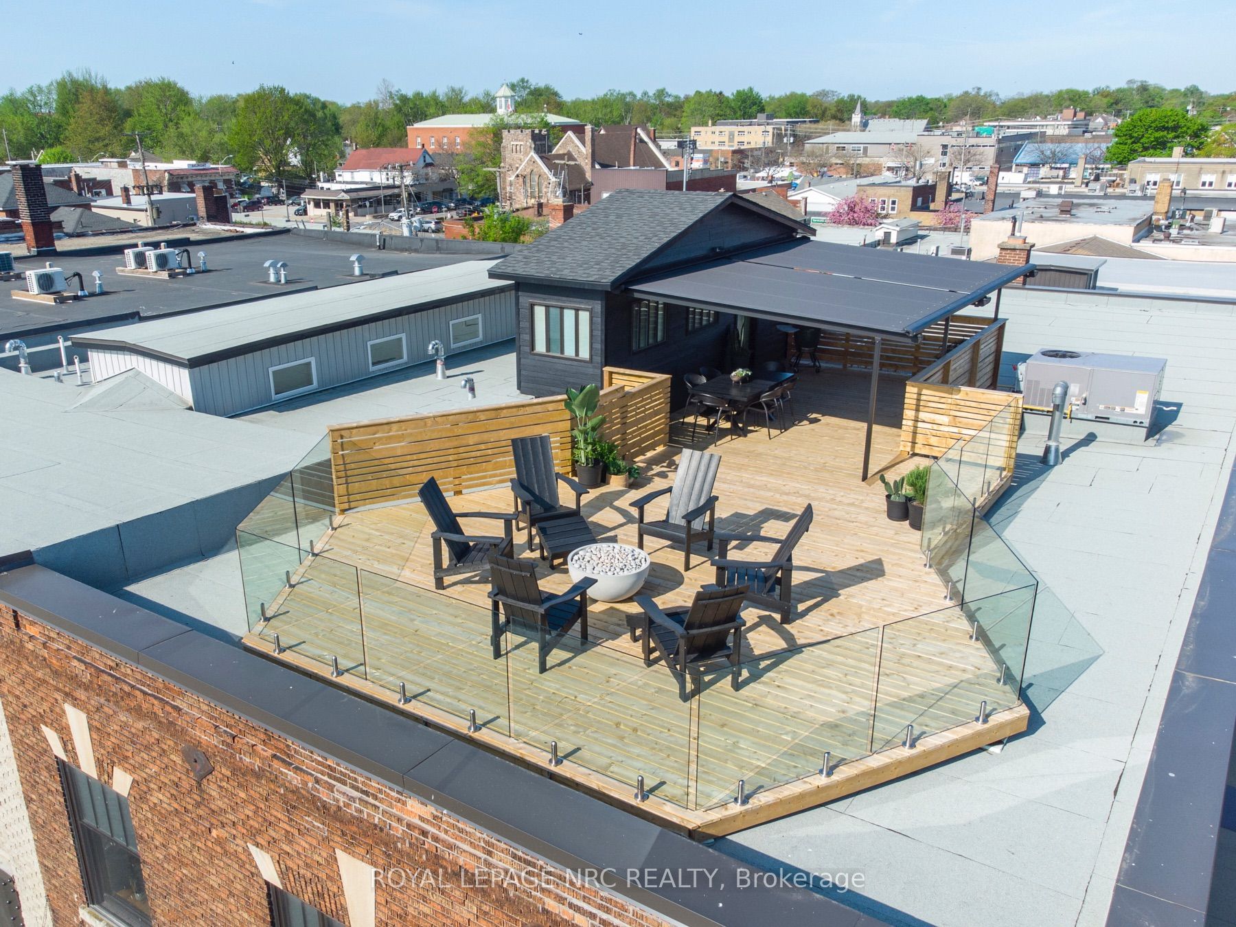 244 West Street Property Photo 12