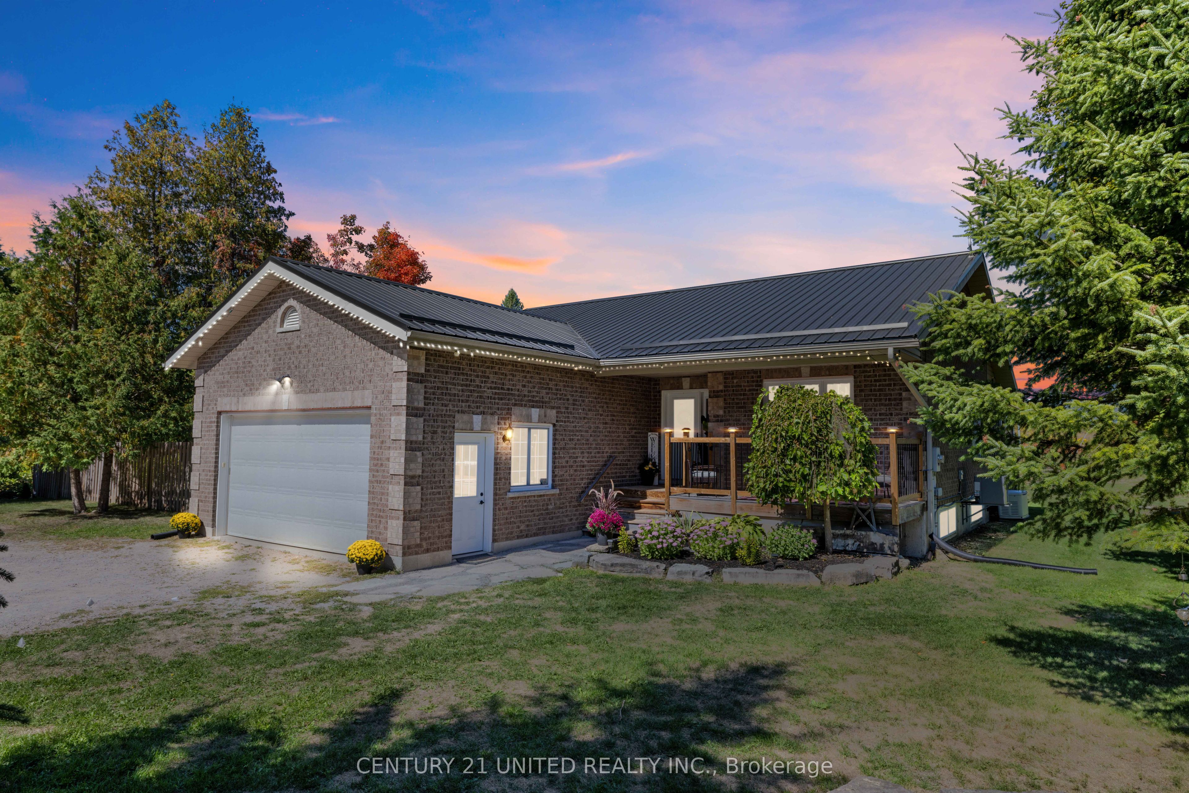 2096 Deer Bay Road Property Photo 1