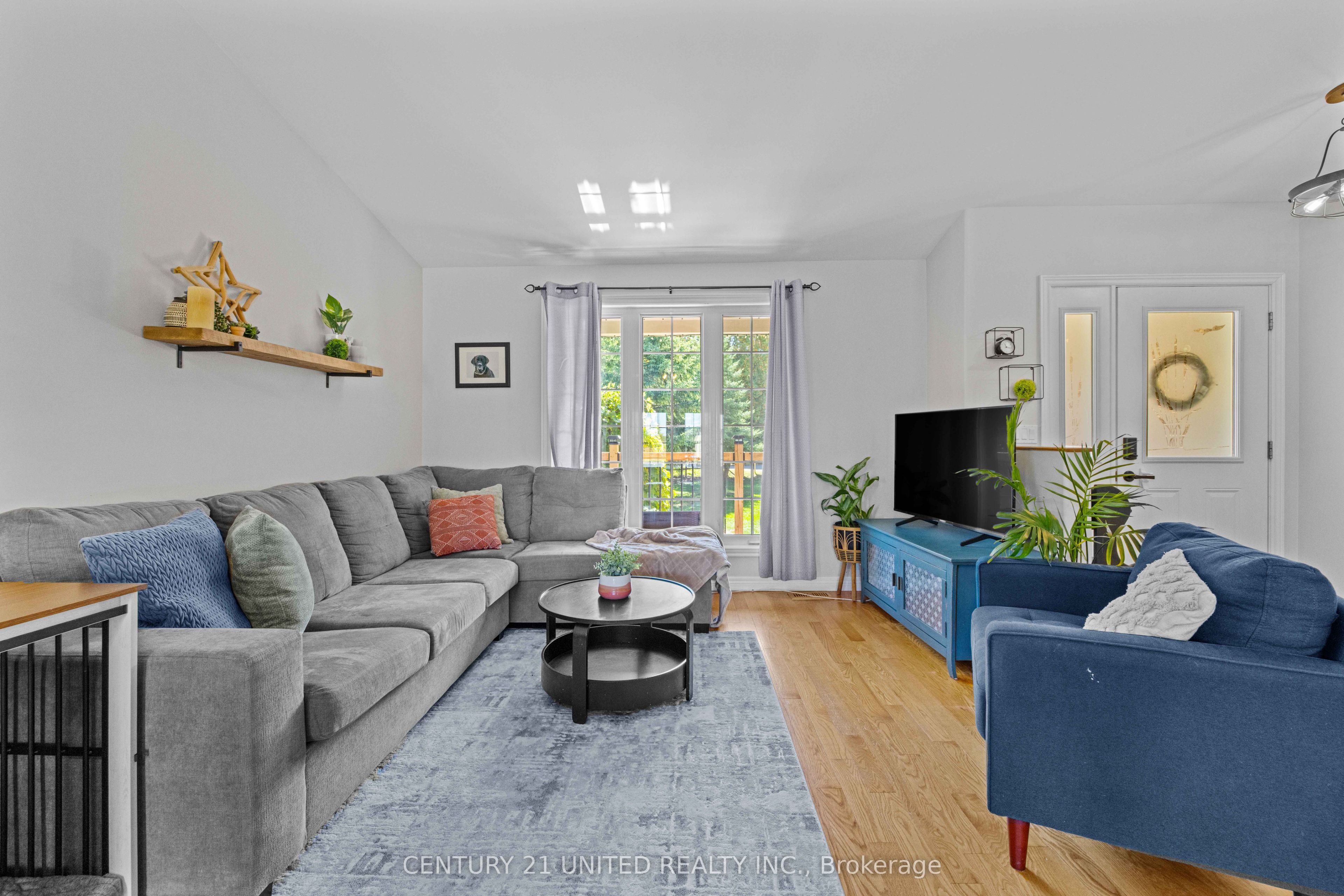 2096 Deer Bay Road Property Photo 6