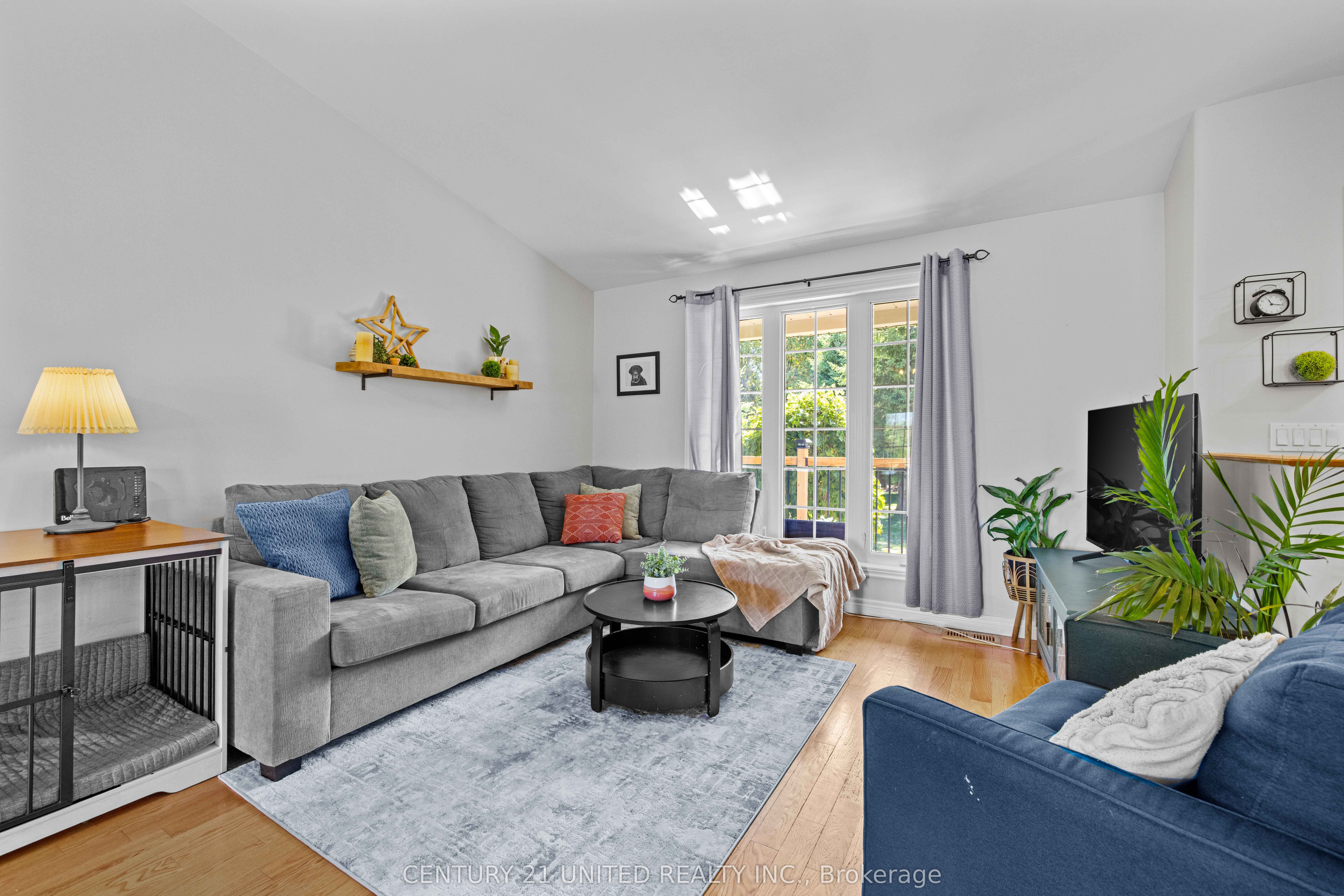 2096 Deer Bay Road Property Photo 7