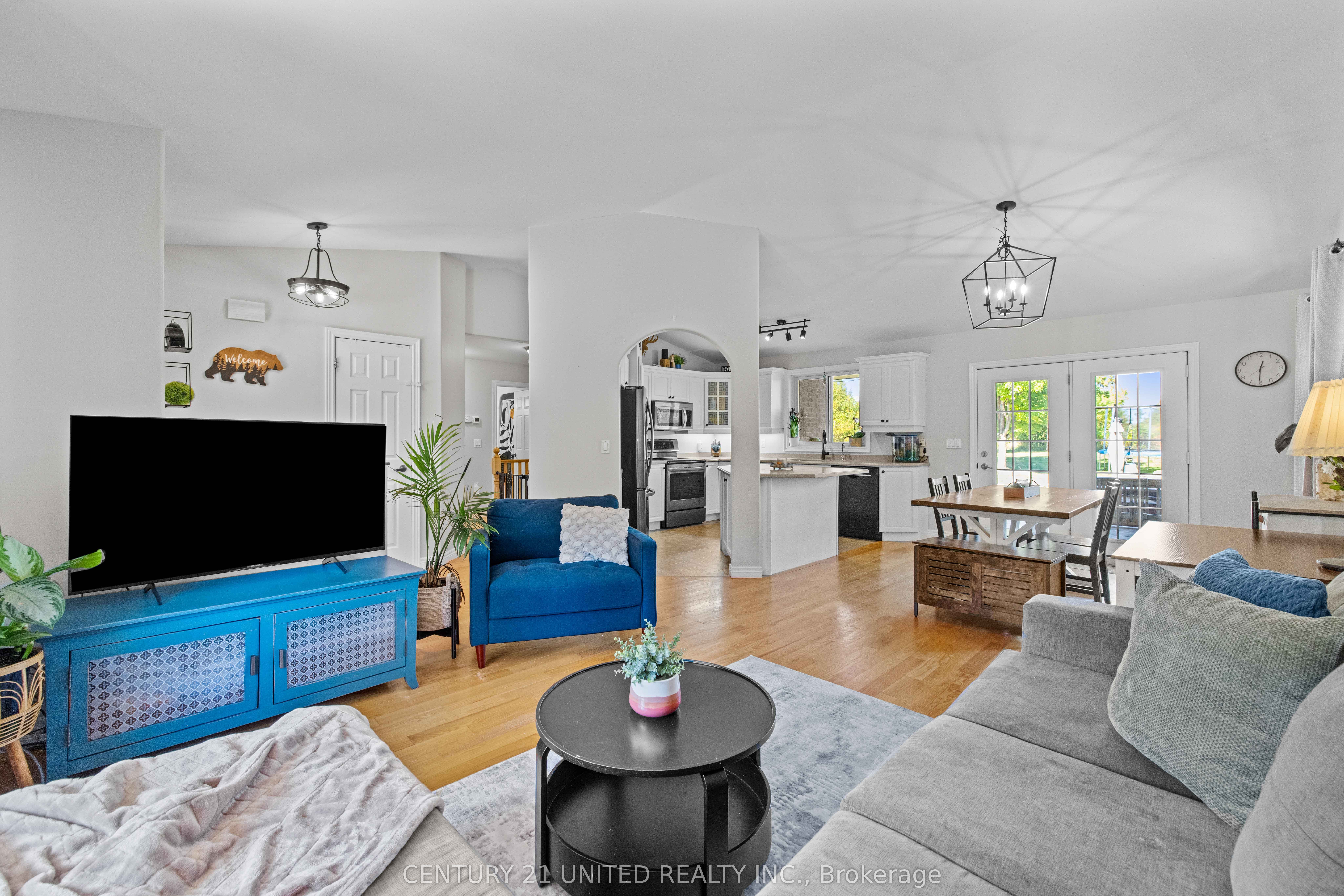 2096 Deer Bay Road Property Photo 8