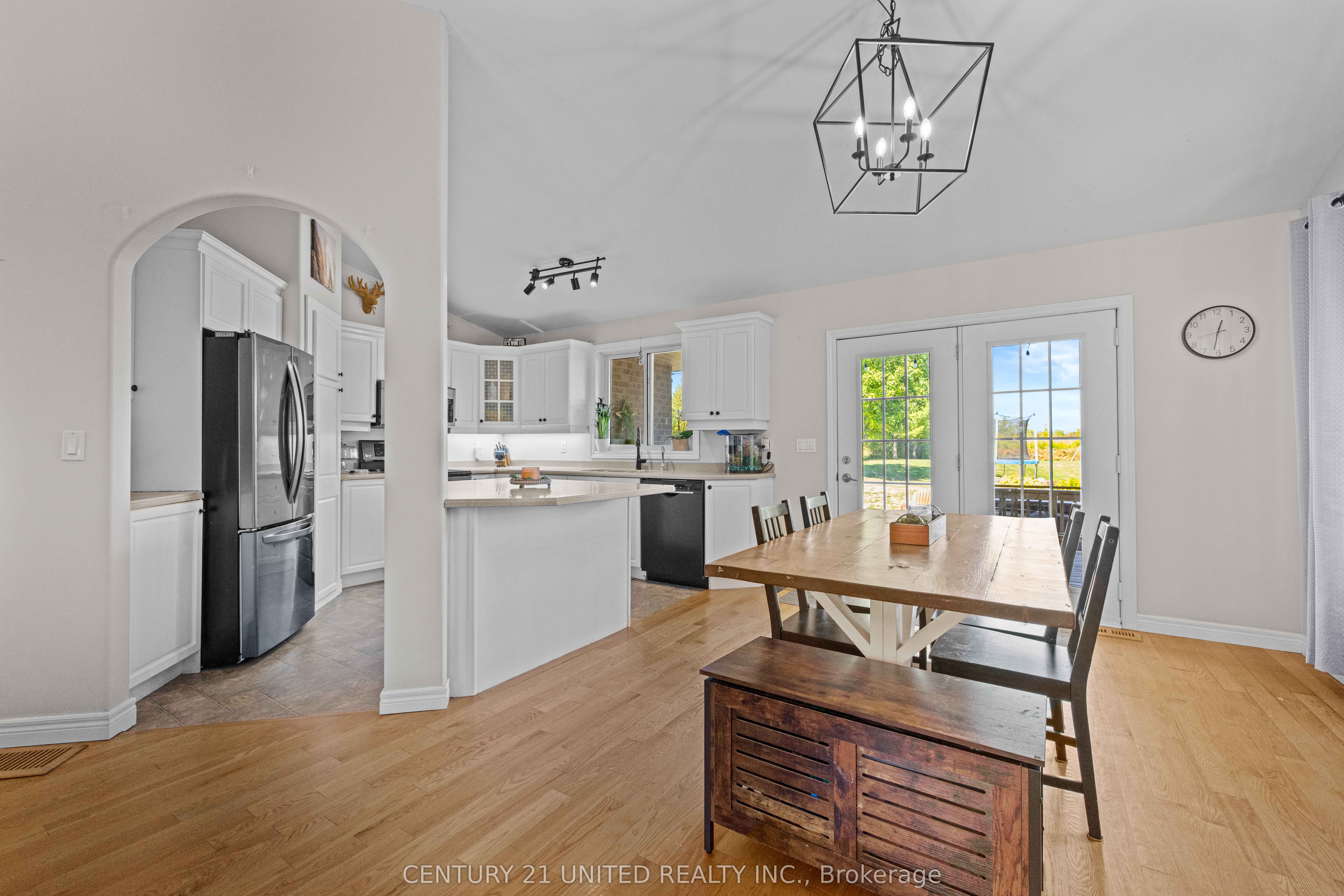 2096 Deer Bay Road Property Photo 9