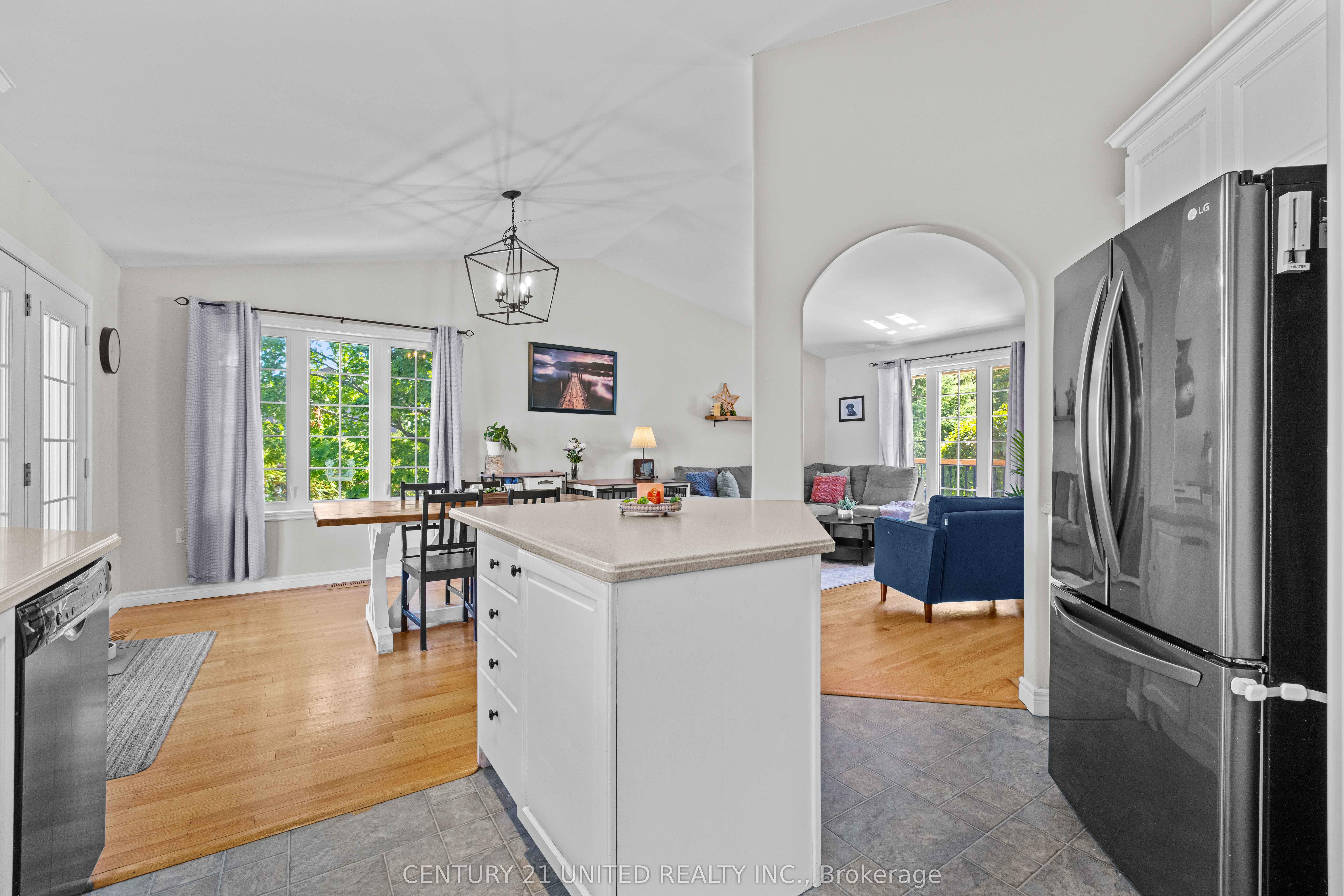 2096 Deer Bay Road Property Photo 12