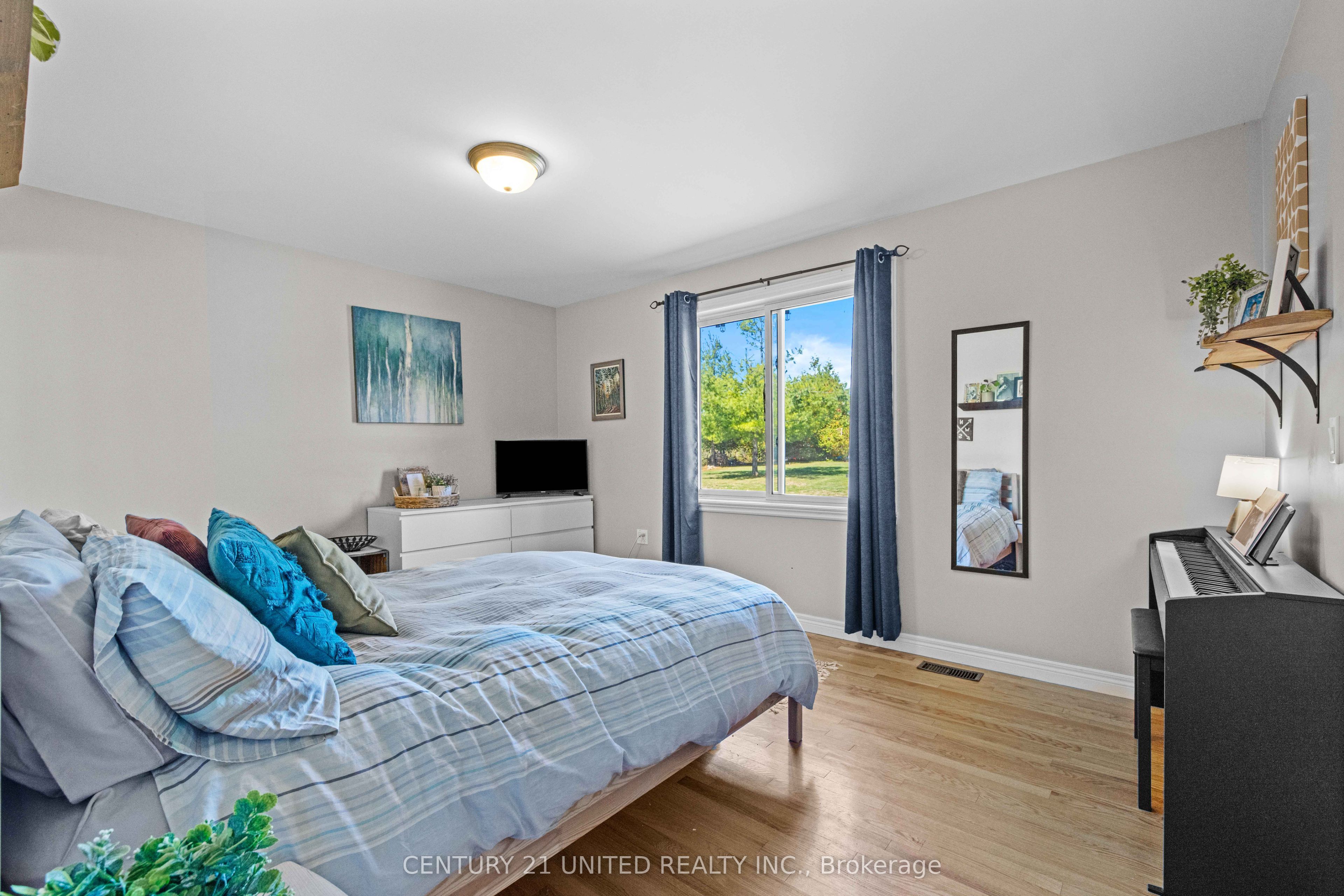 2096 Deer Bay Road Property Photo 15