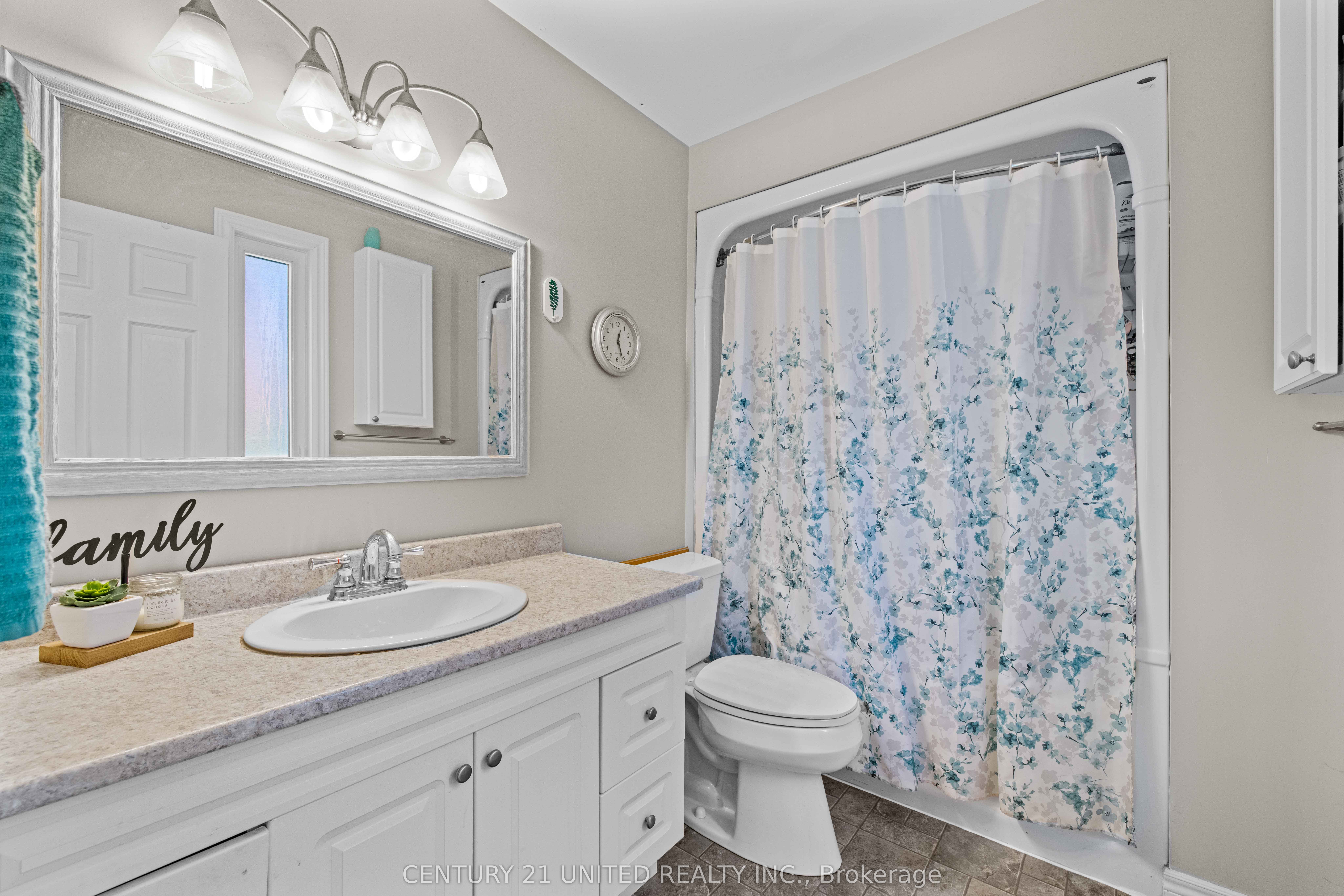 2096 Deer Bay Road Property Photo 17