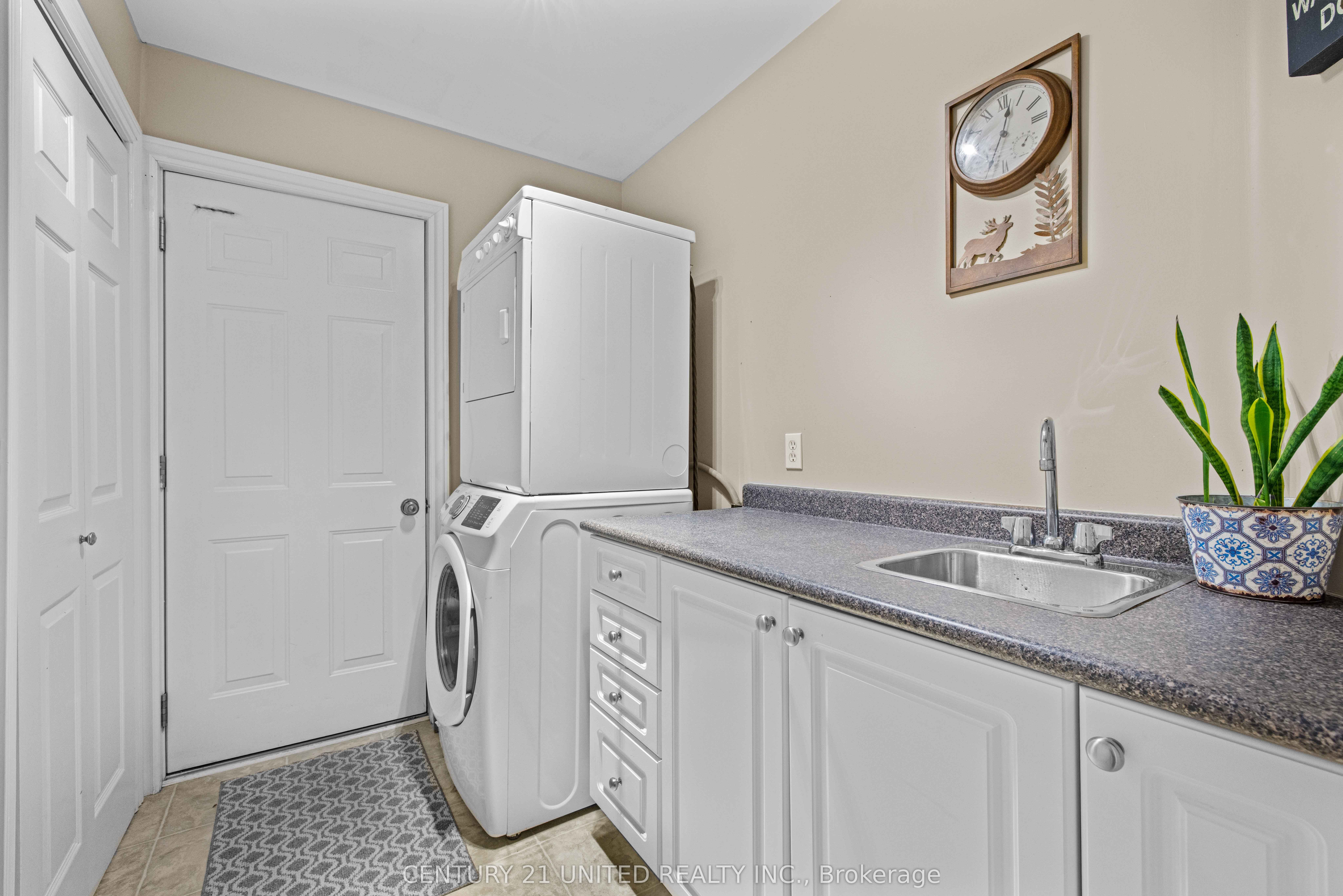 2096 Deer Bay Road Property Photo 20