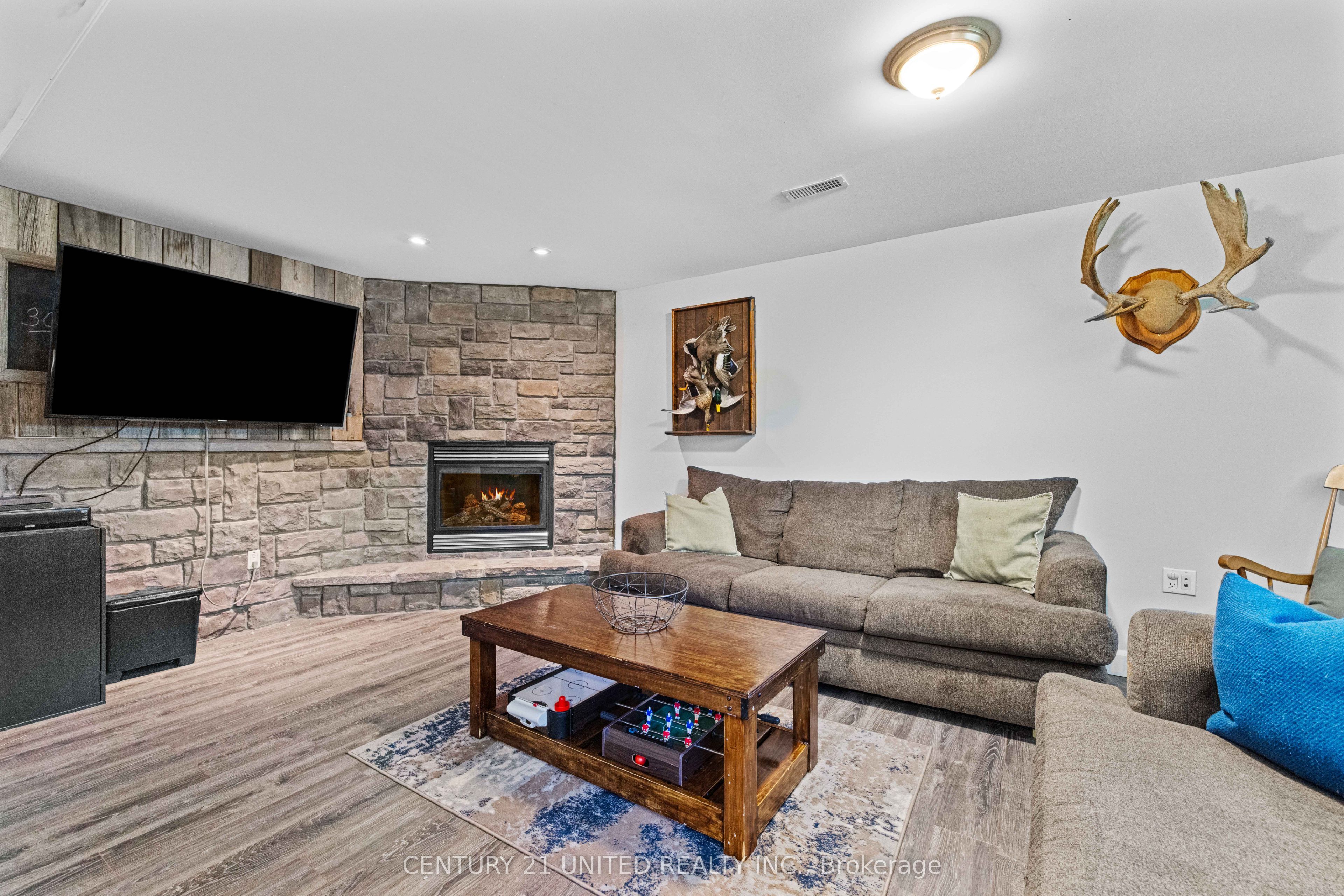 2096 Deer Bay Road Property Photo 27