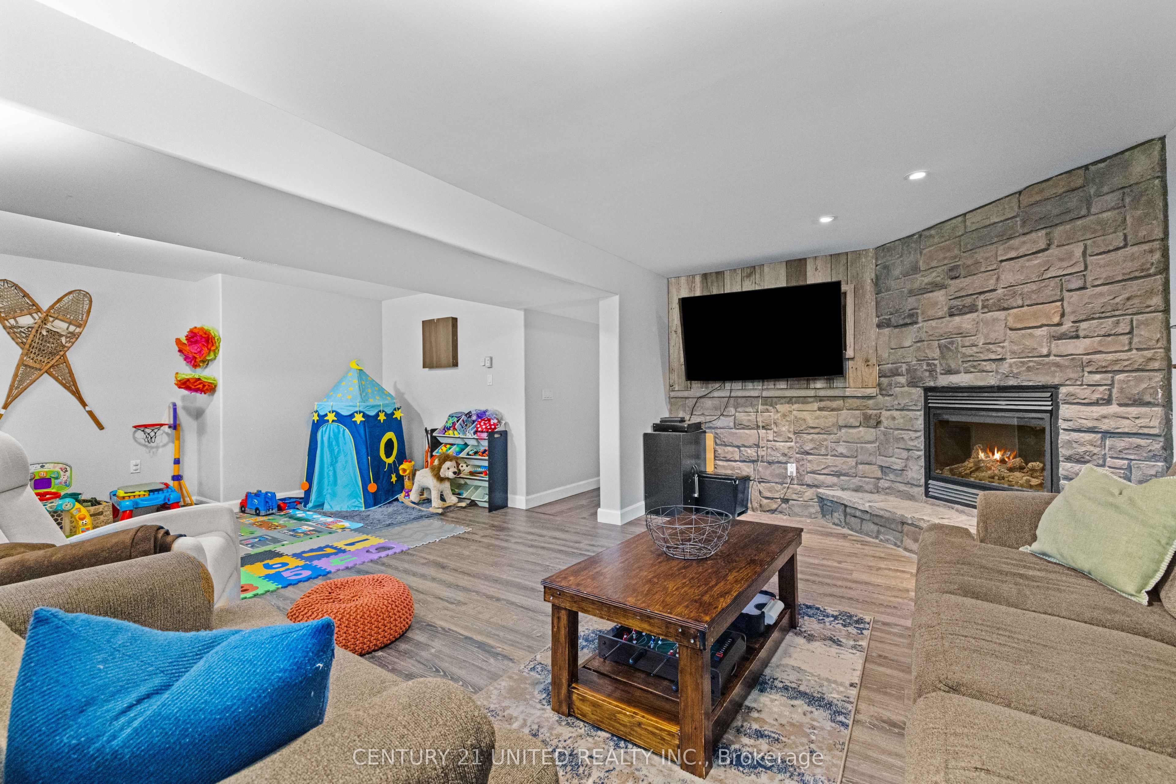 2096 Deer Bay Road Property Photo 28