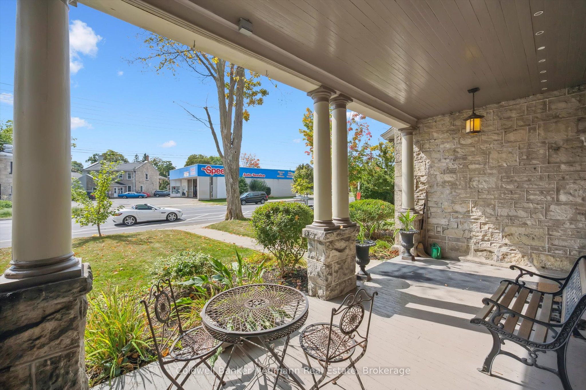 221 Woolwich Street Property Photo 4