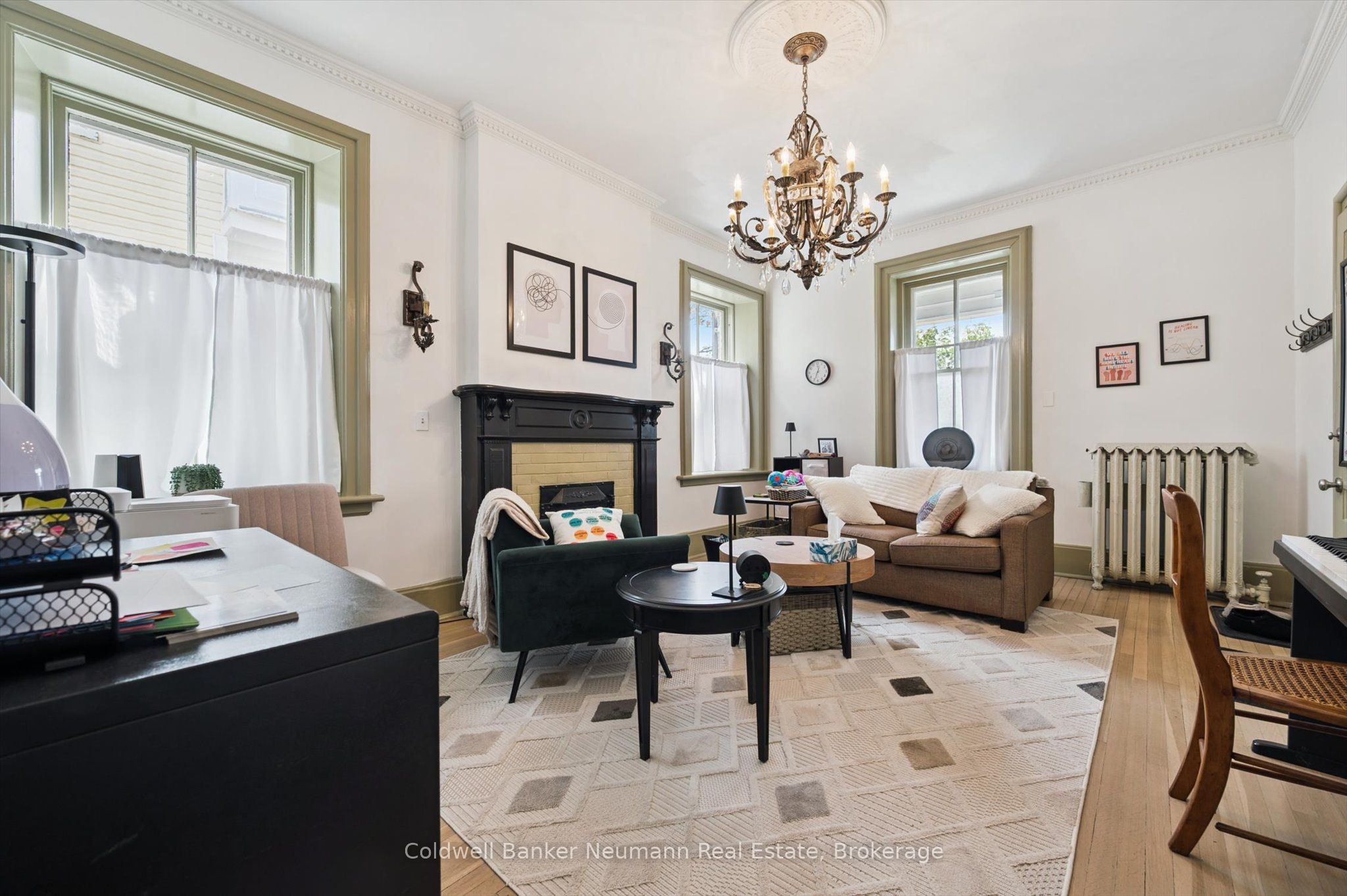 221 Woolwich Street Property Photo 8