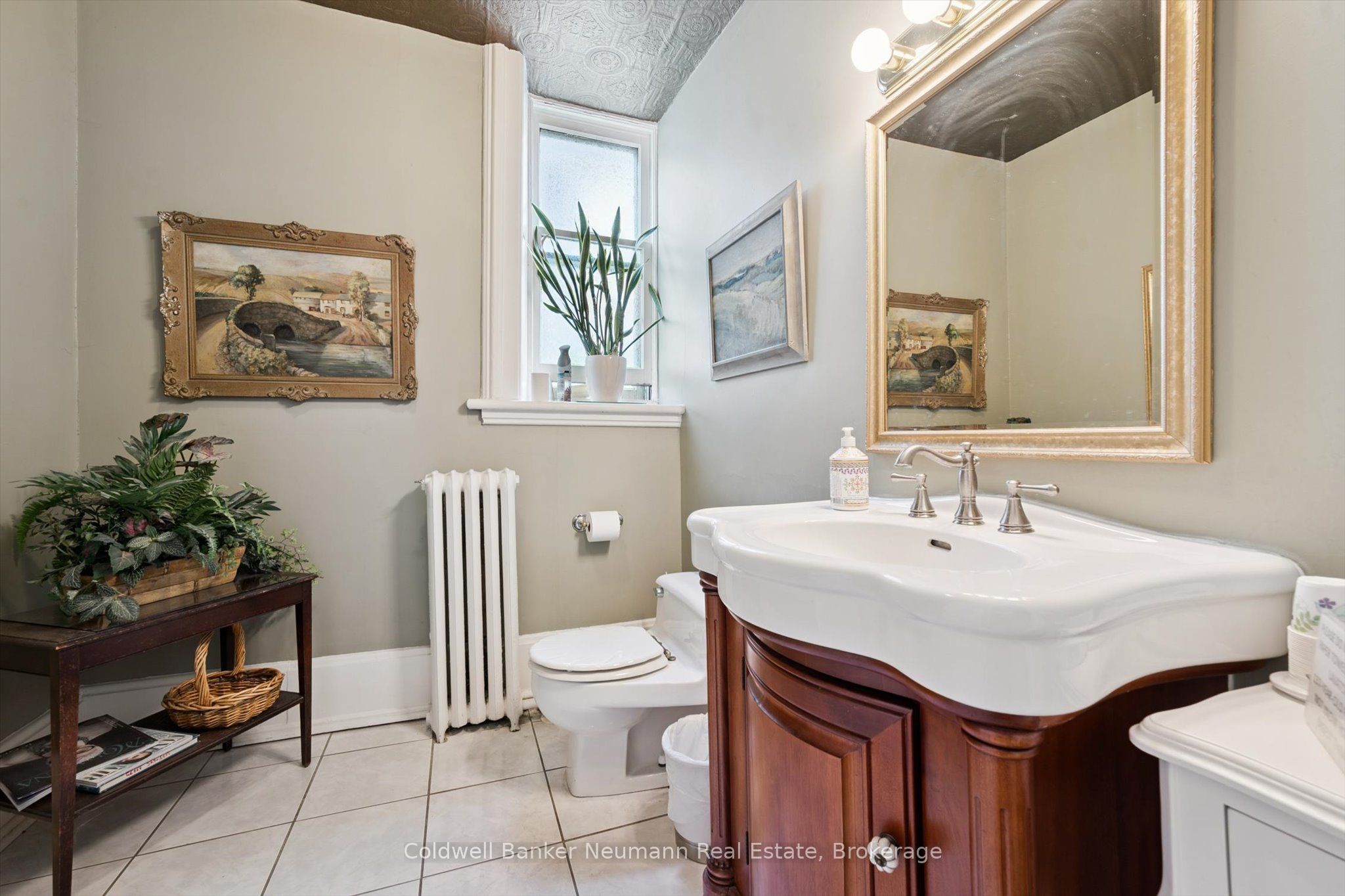 221 Woolwich Street Property Photo 17