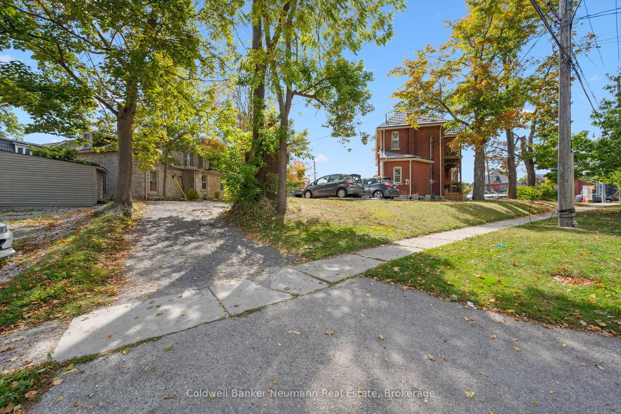 221 Woolwich Street Property Photo 42