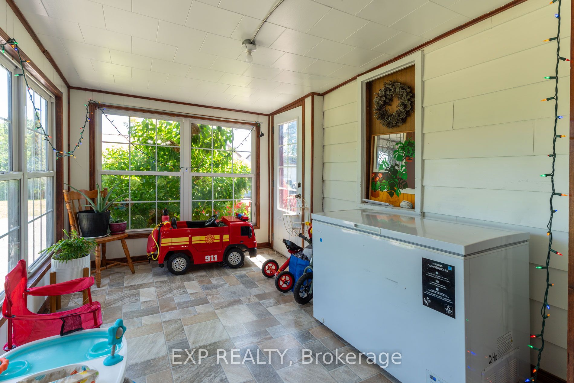 926 Fairground Road Property Photo 5