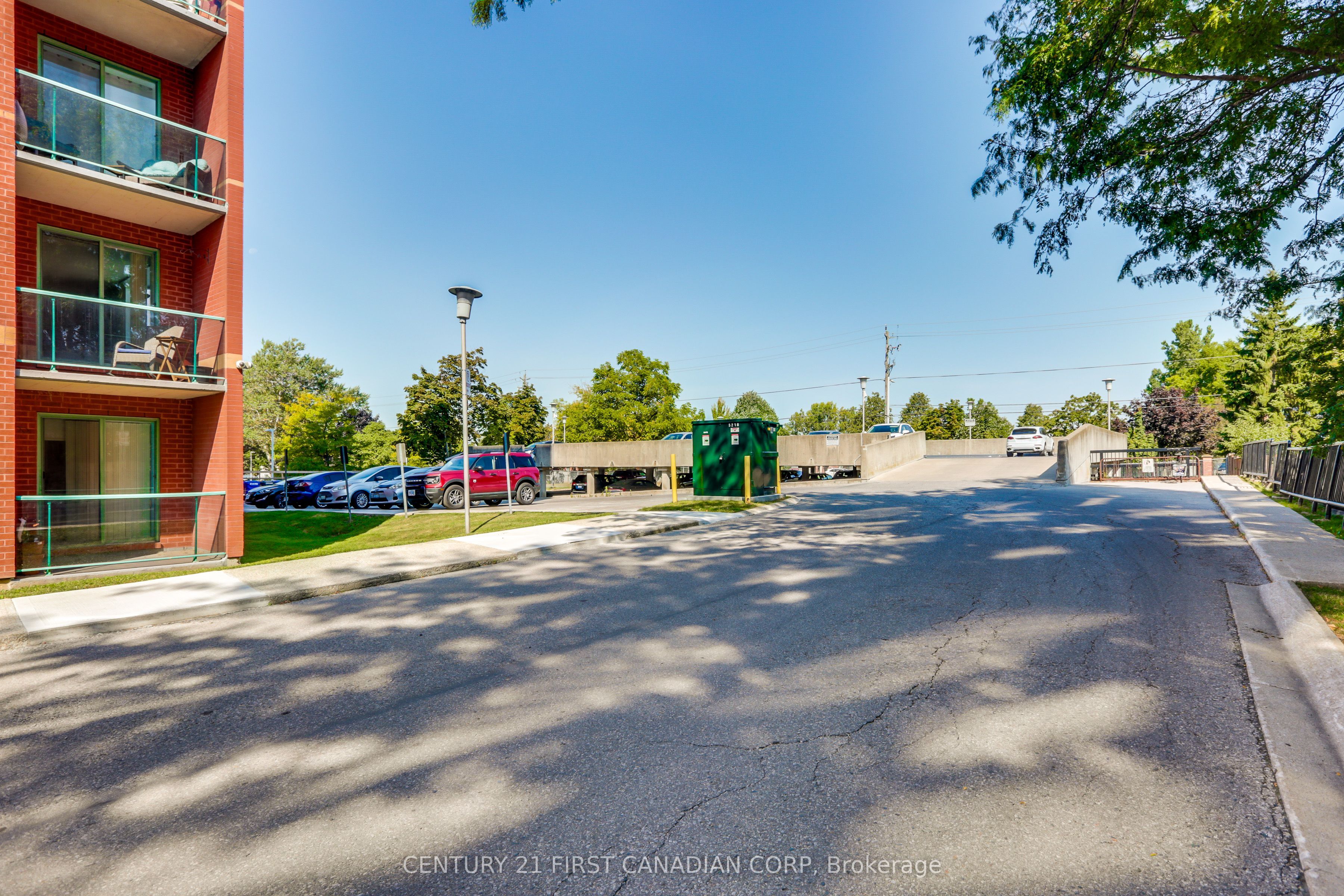 76 Base Line Road W 201 Property Photo 4