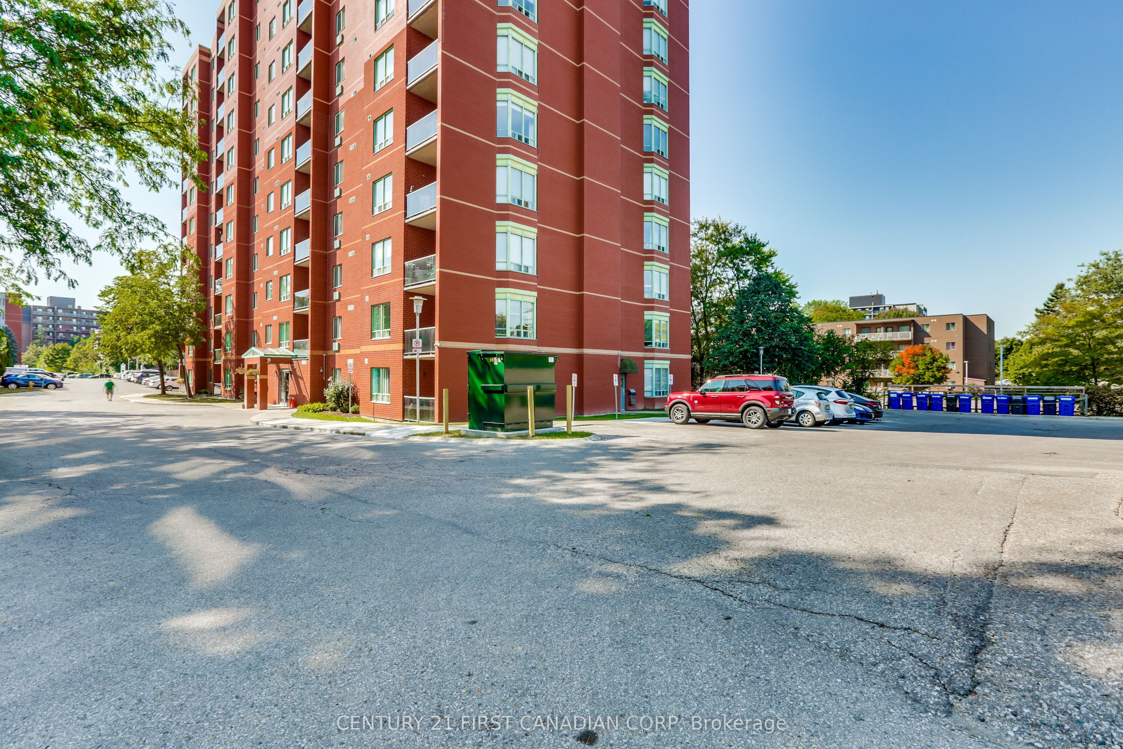 76 Base Line Road W 201 Property Photo 5