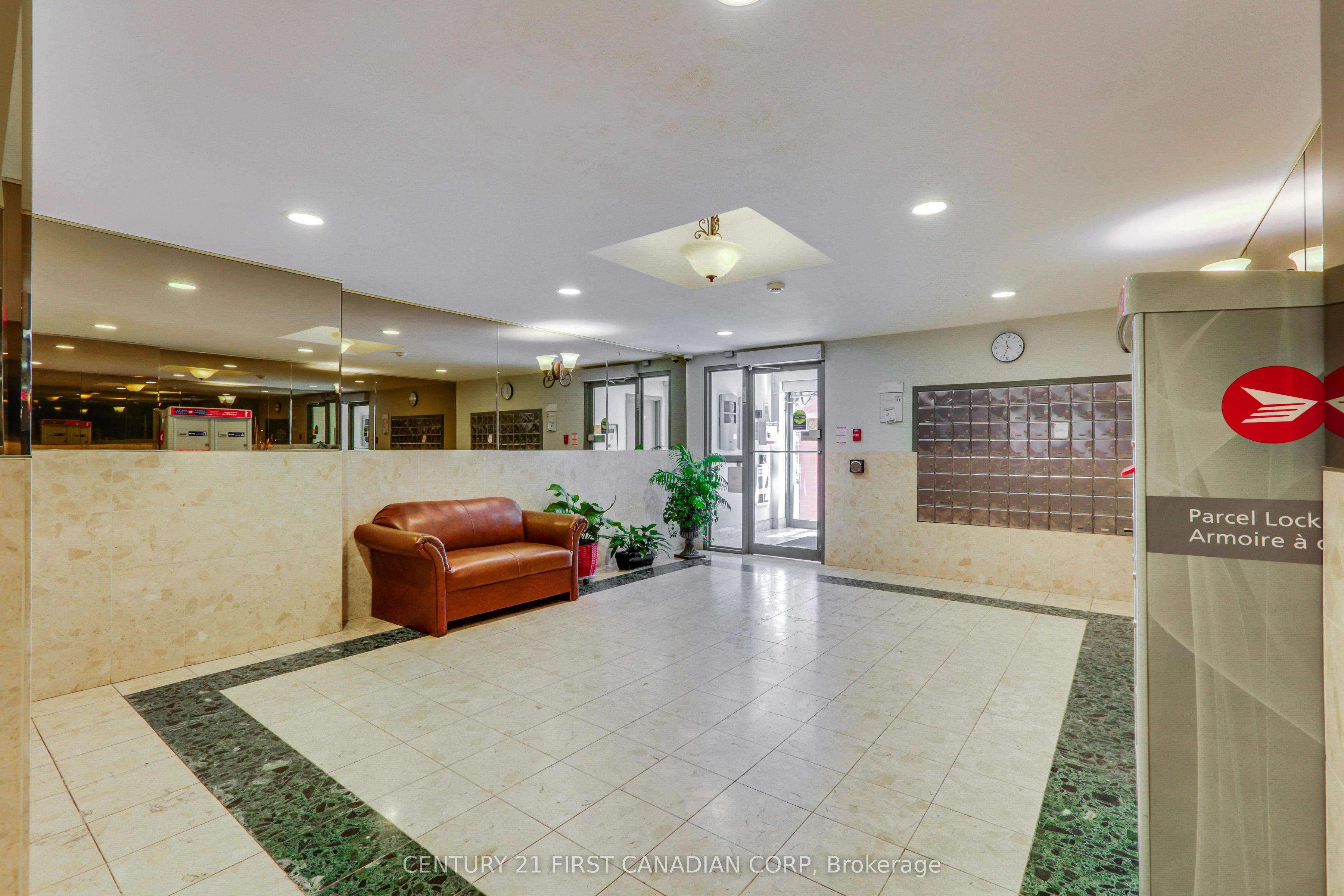 76 Base Line Road W 201 Property Photo 7