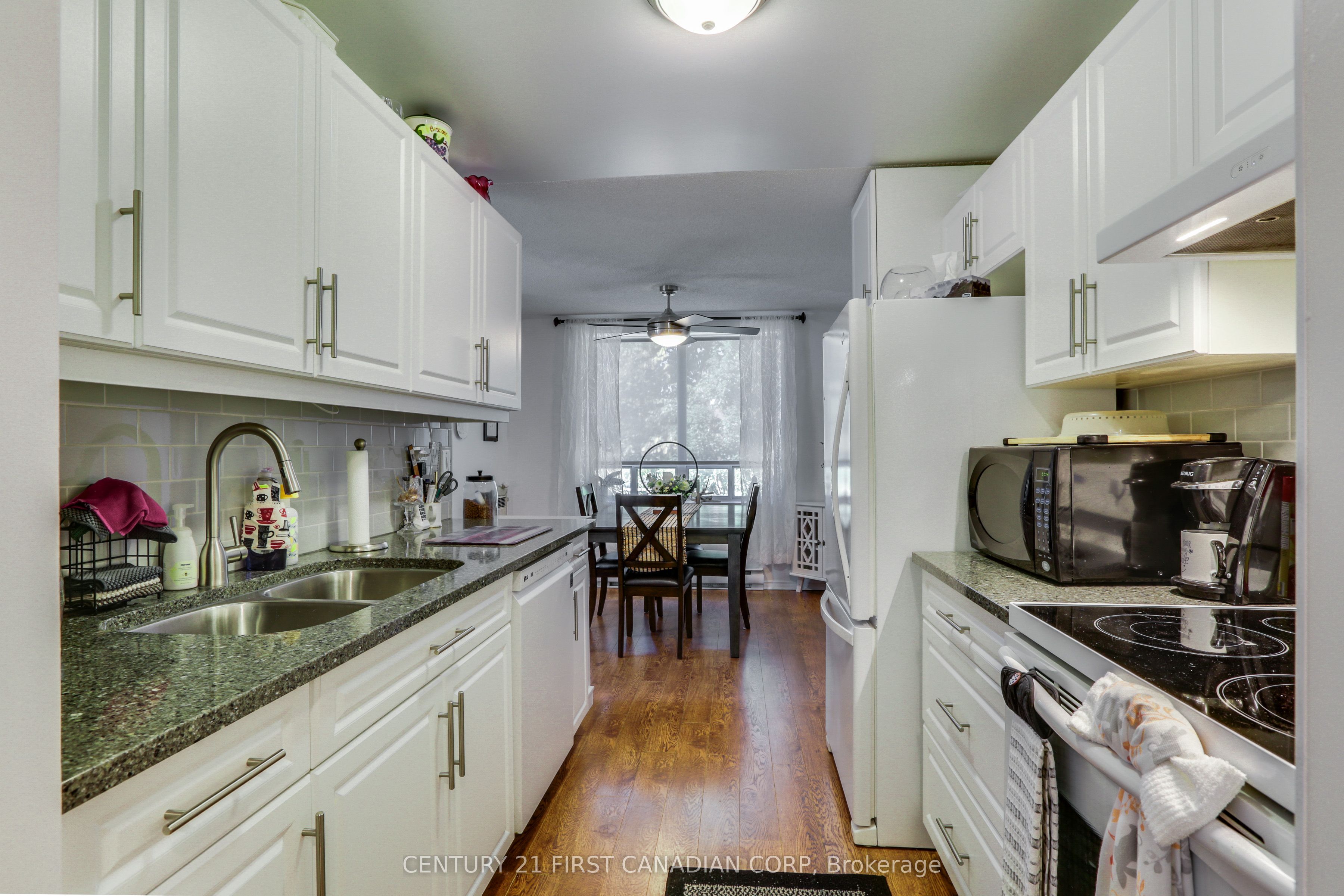 76 Base Line Road W 201 Property Photo 12