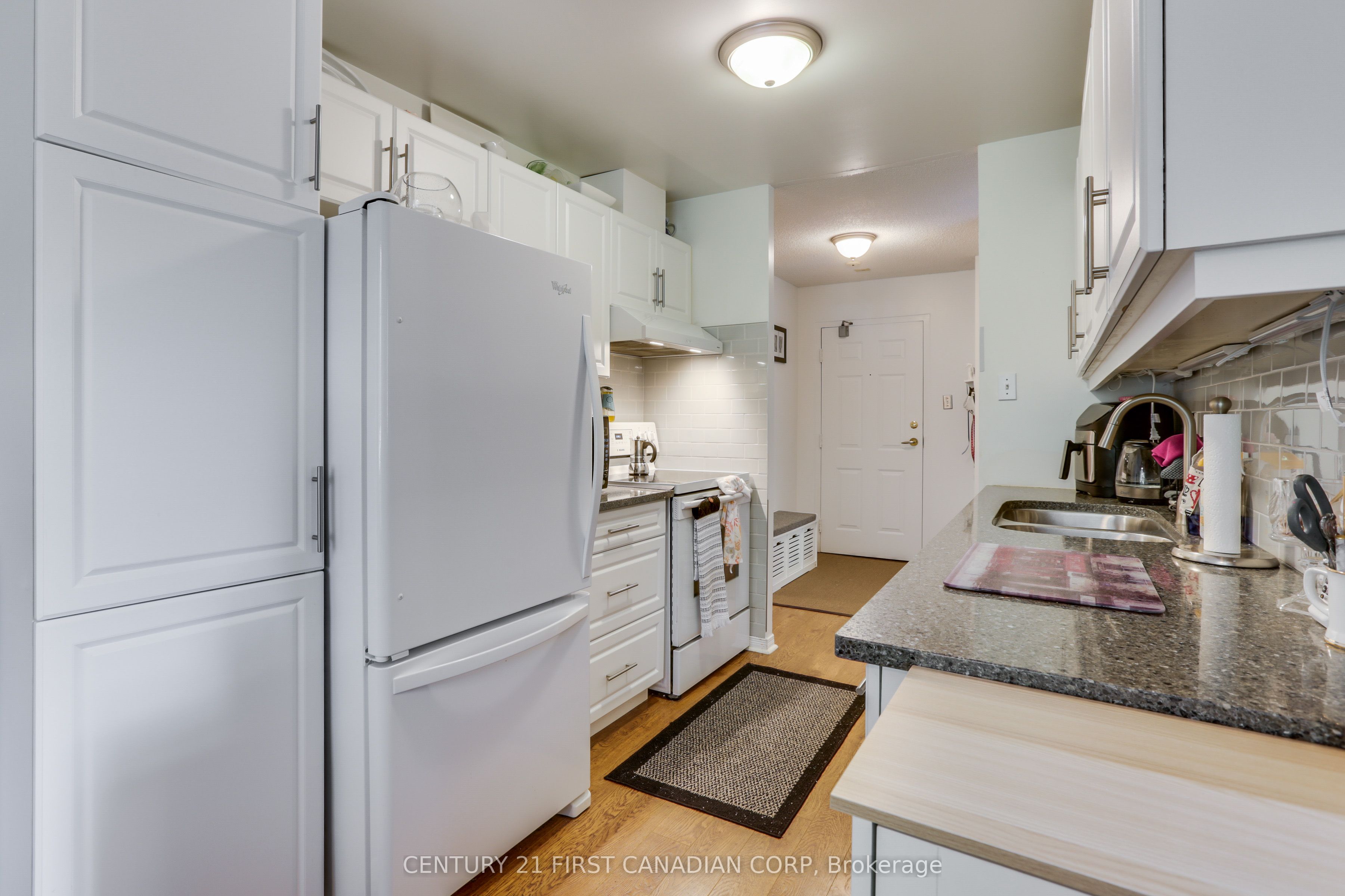 76 Base Line Road W 201 Property Photo 15