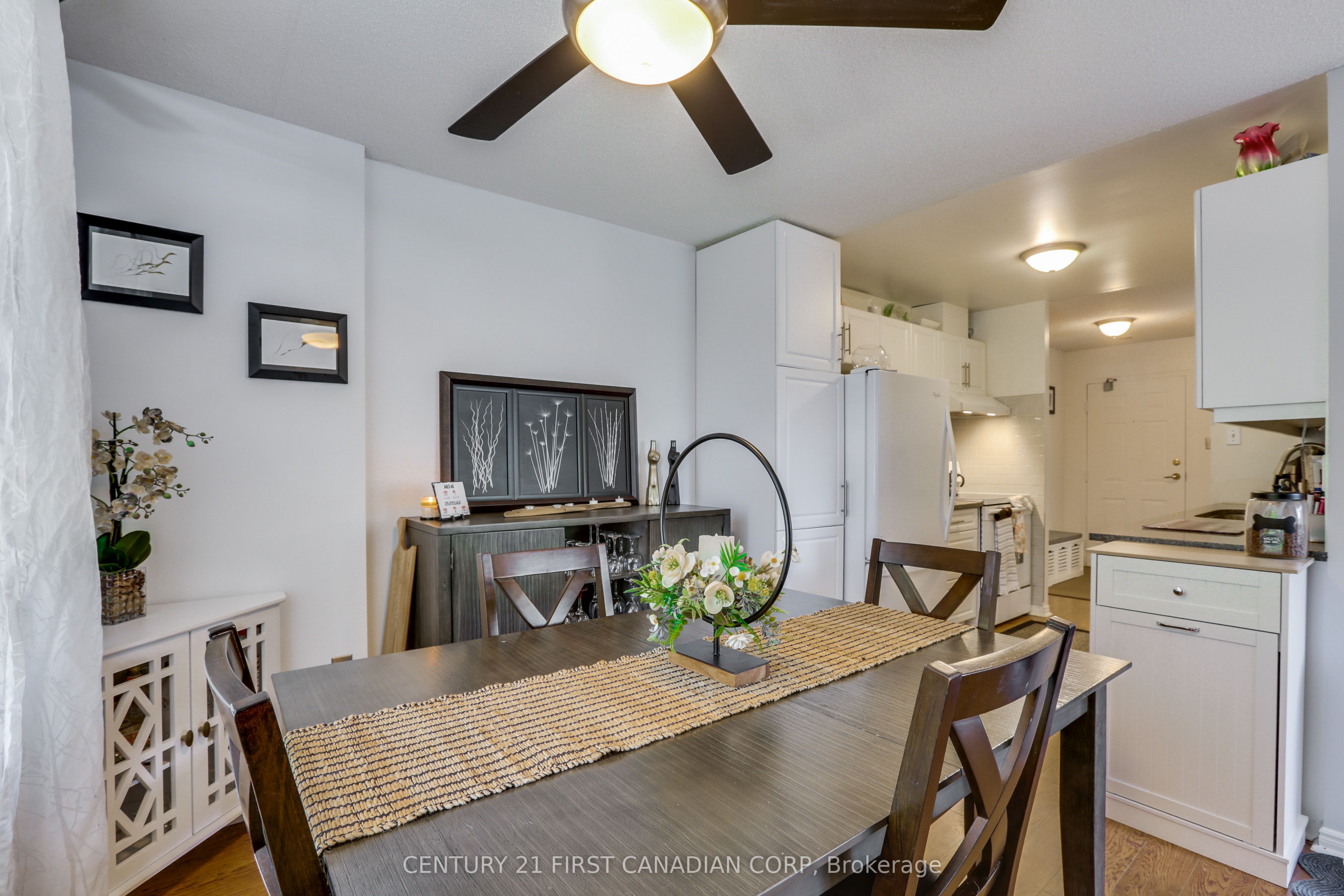 76 Base Line Road W 201 Property Photo 17