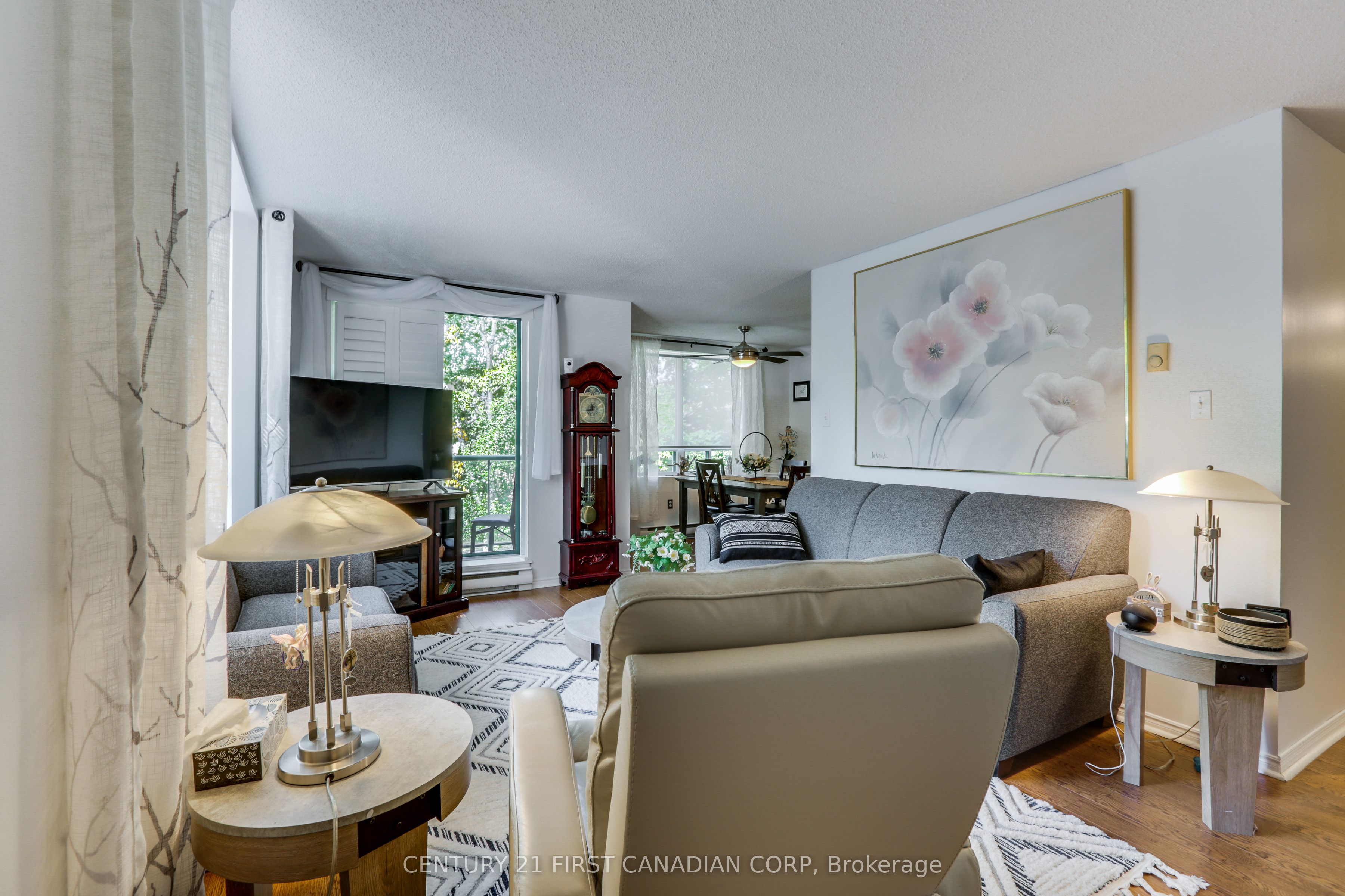 76 Base Line Road W 201 Property Photo 21