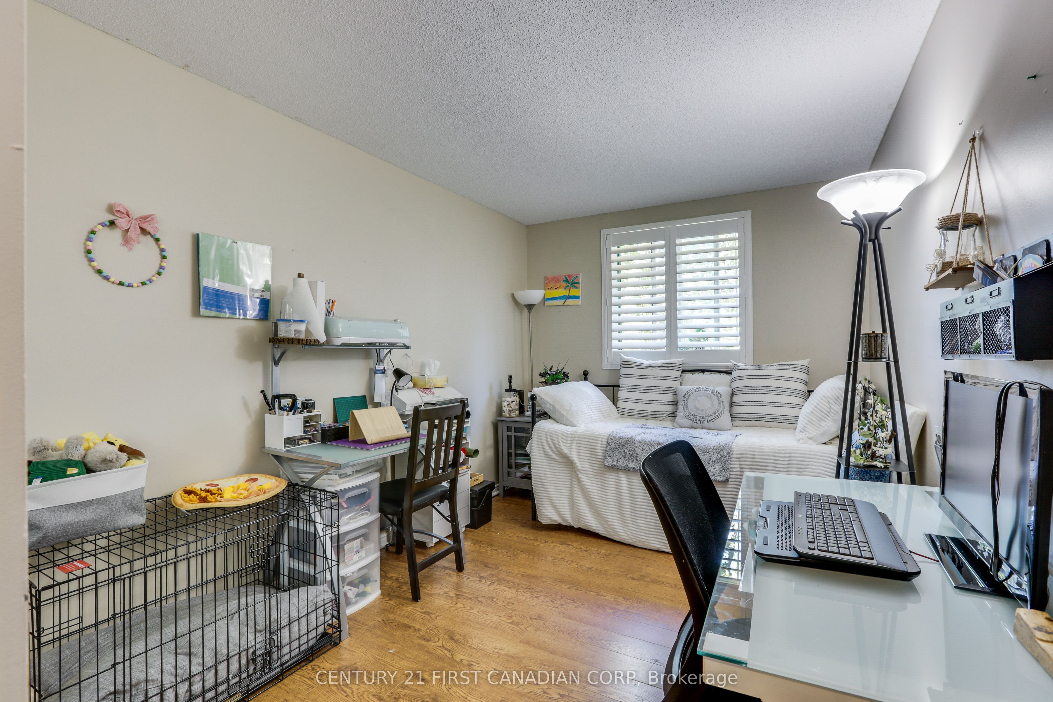 76 Base Line Road W 201 Property Photo 31