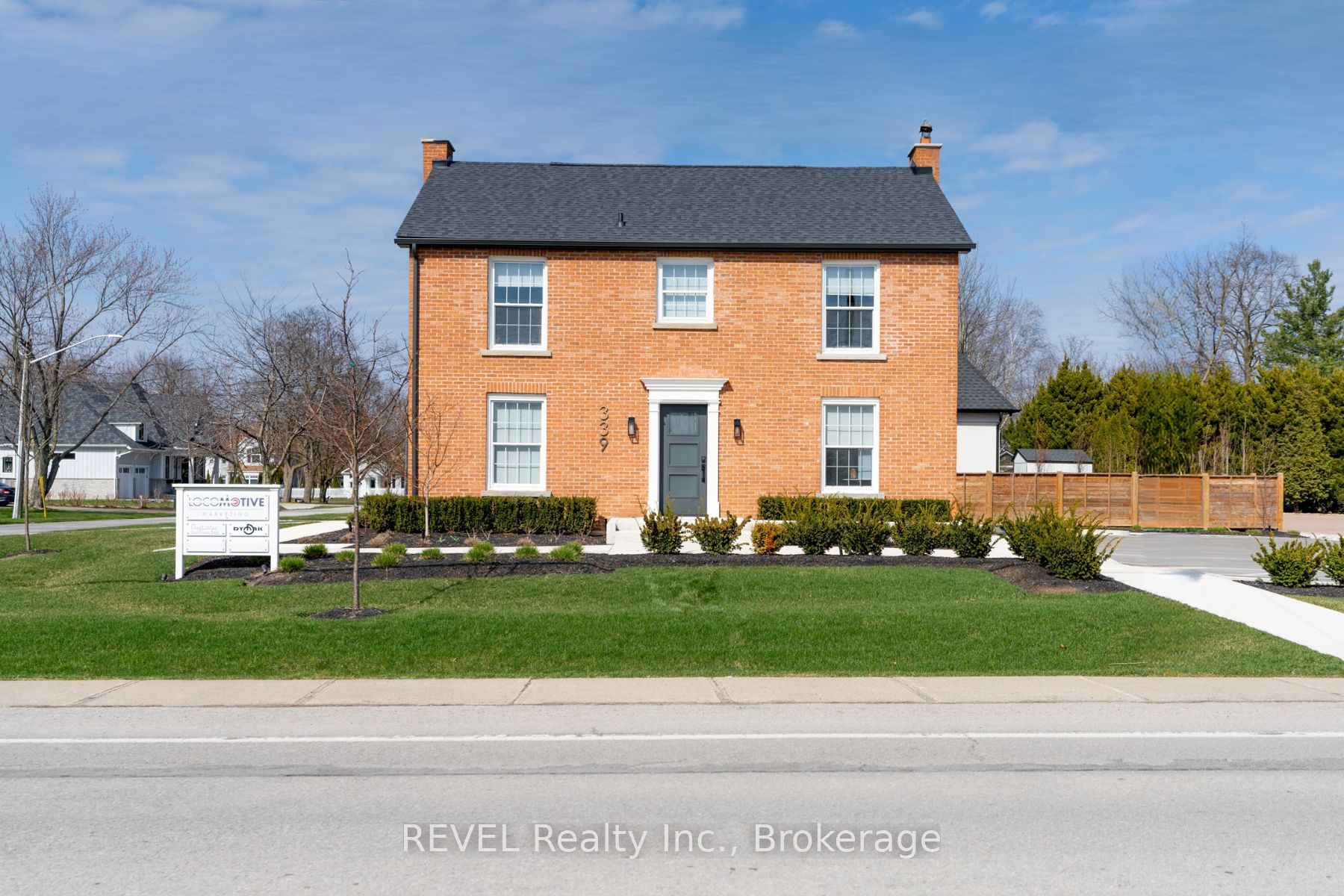 339 Mary Street Property Photo 3