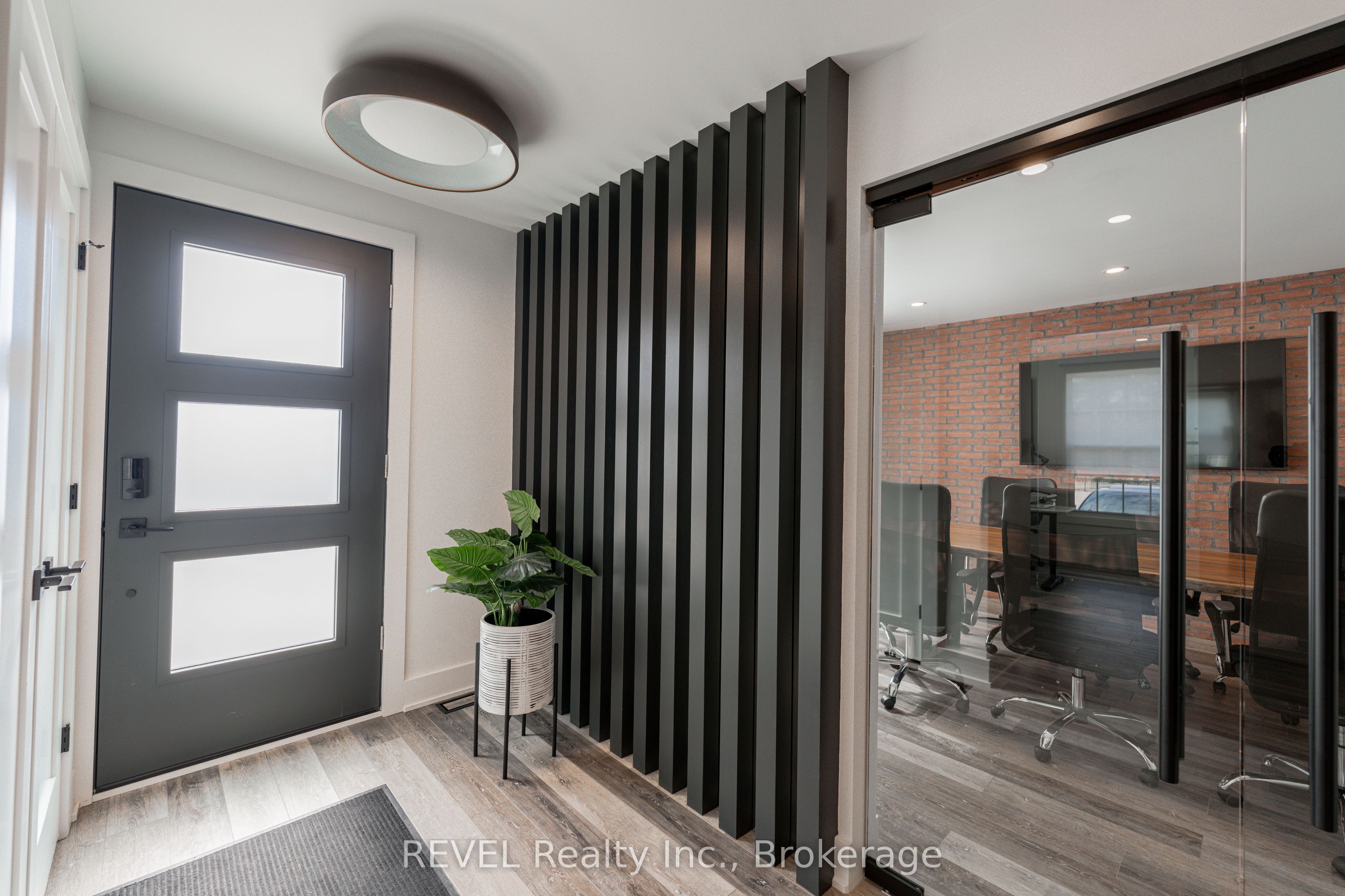 339 Mary Street Property Photo 7