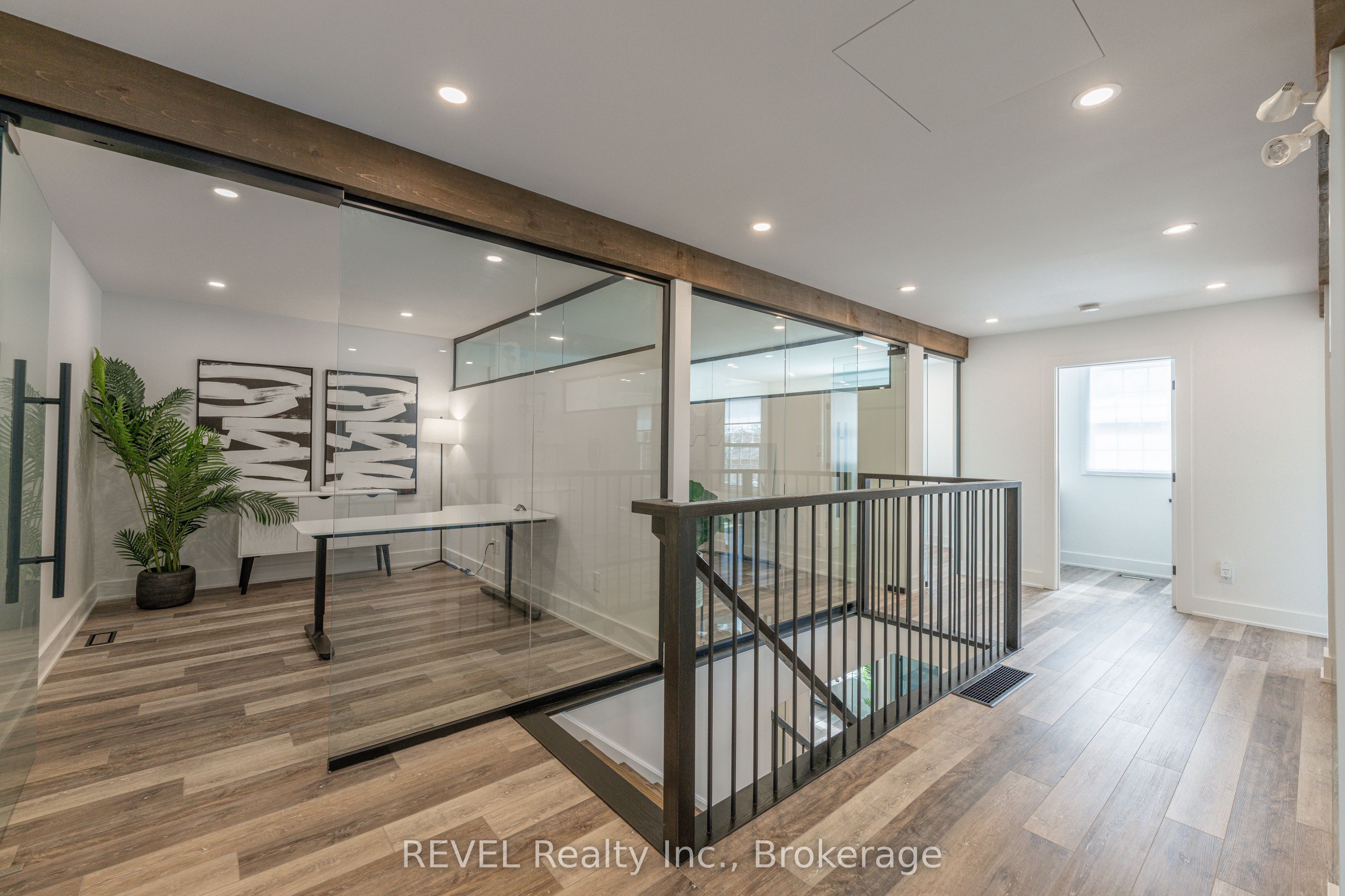 339 Mary Street Property Photo 16