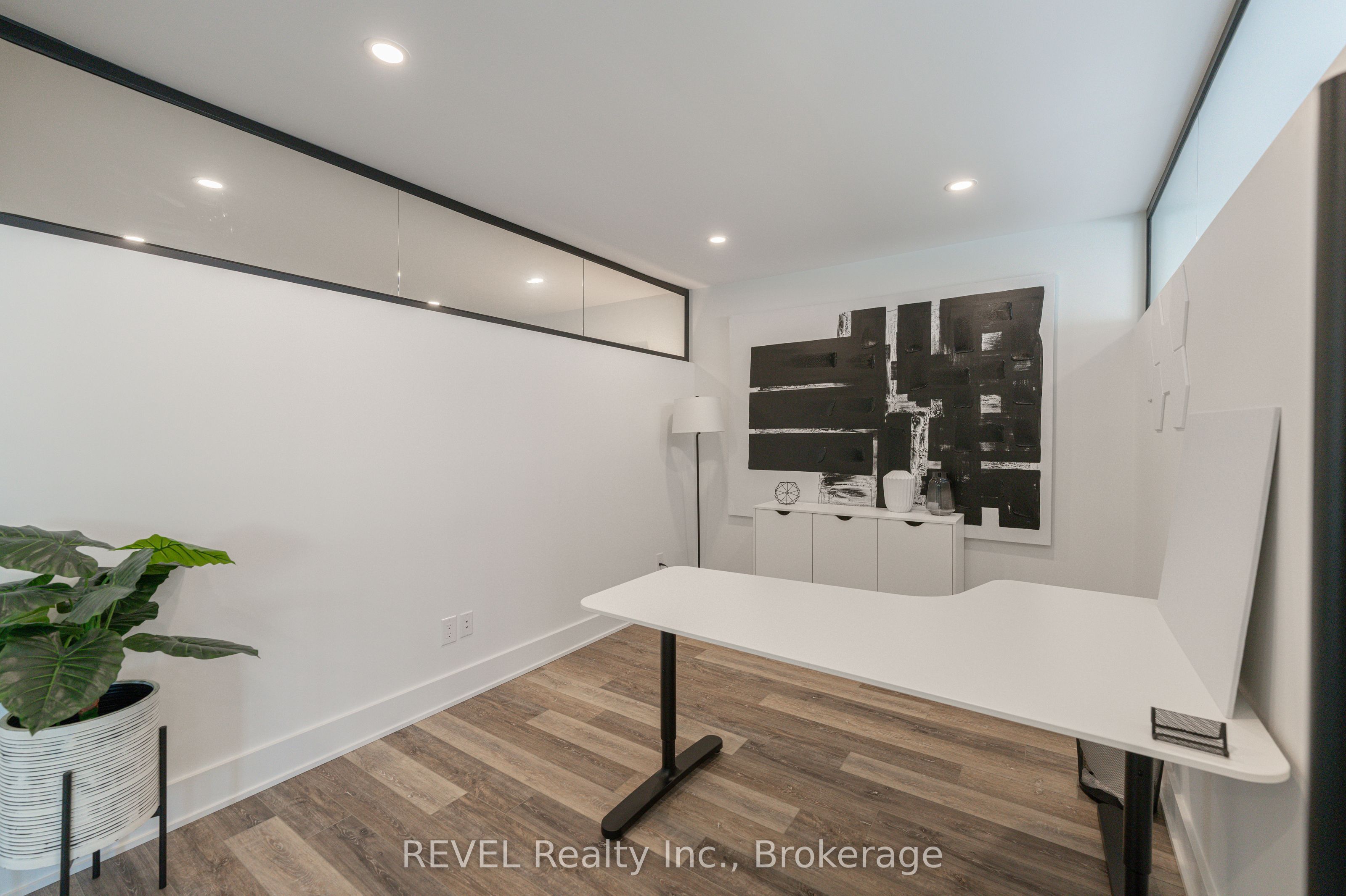 339 Mary Street Property Photo 21