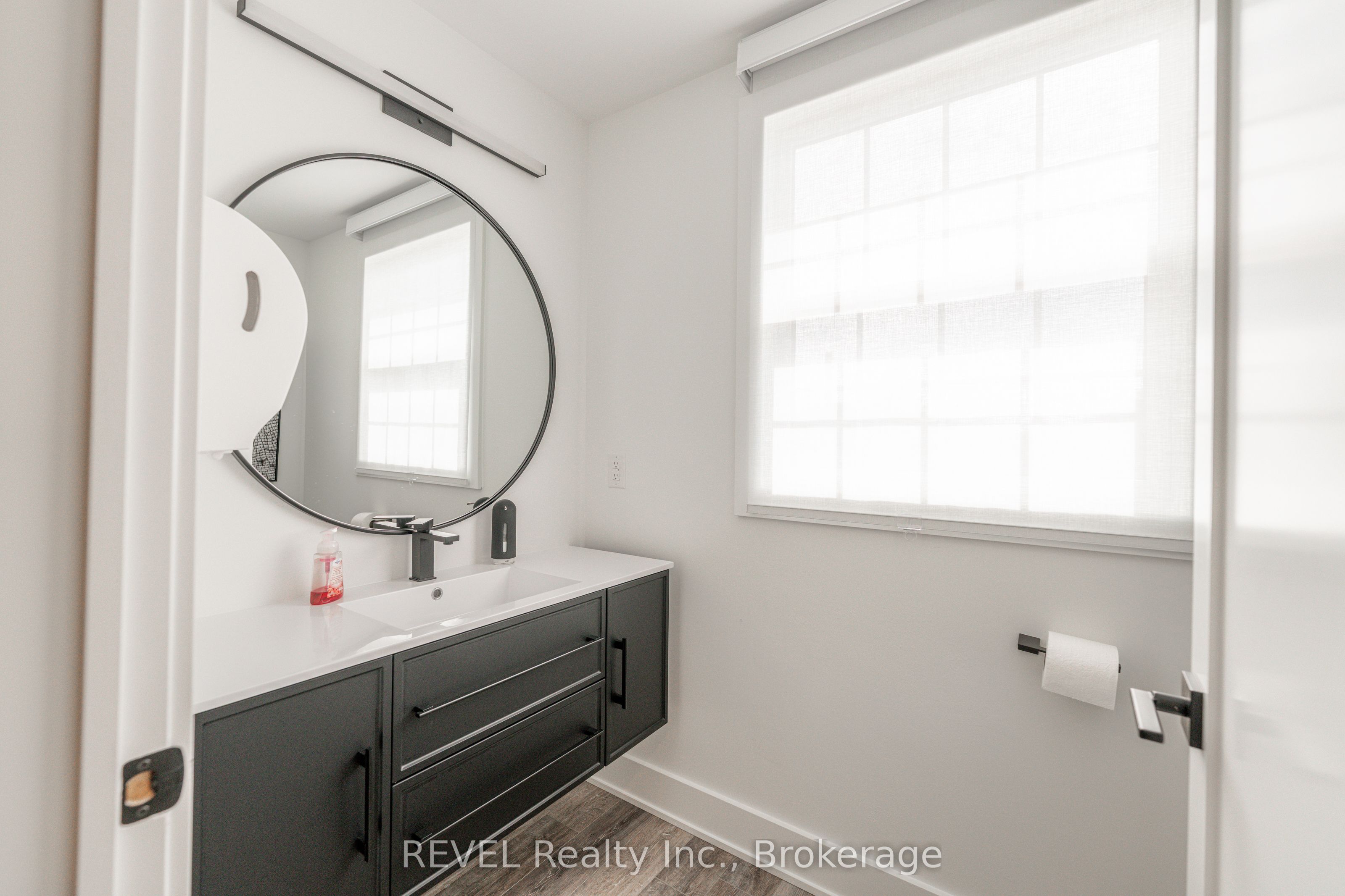 339 Mary Street Property Photo 24