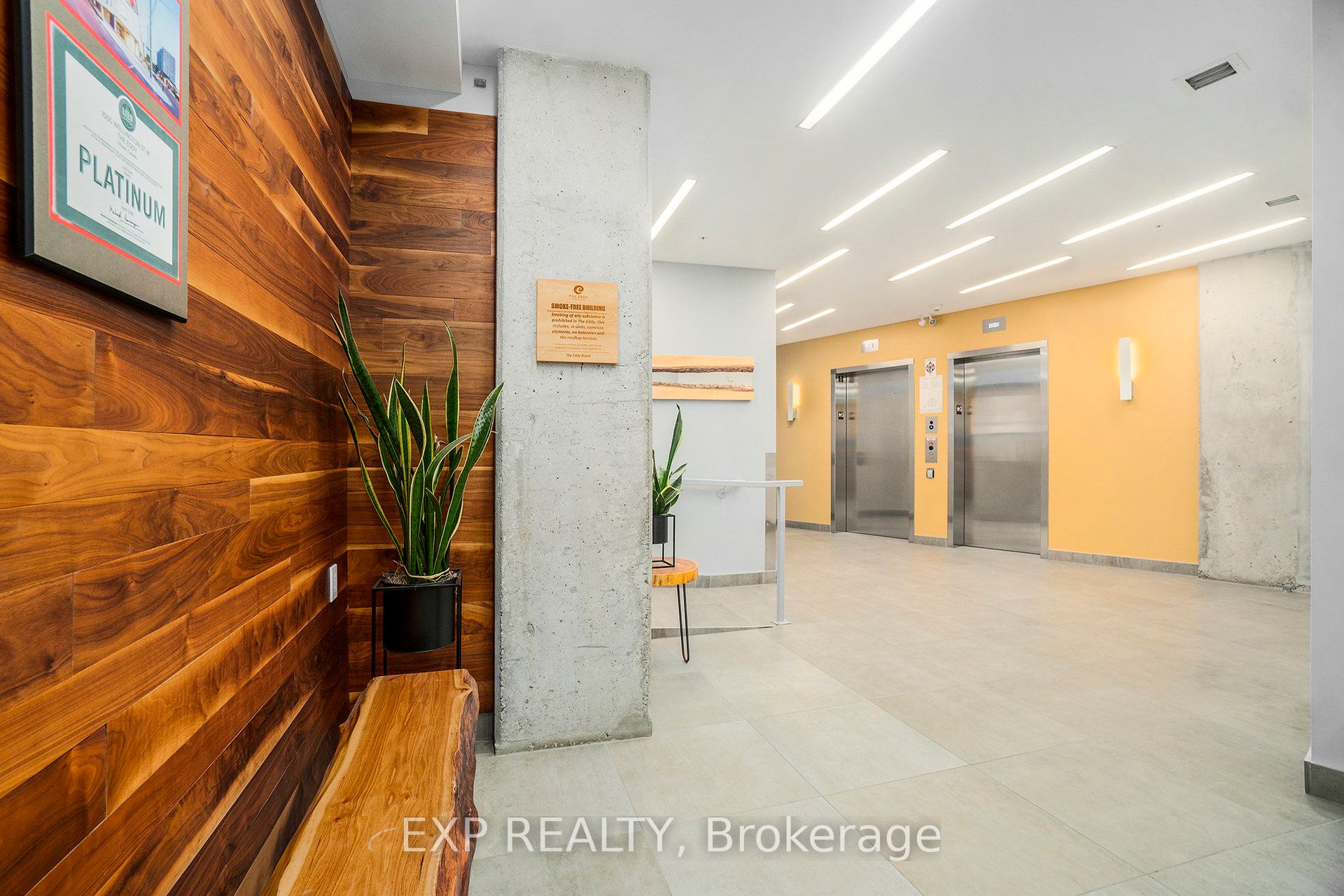 1000 Wellington Street W 206 Property Photo 7