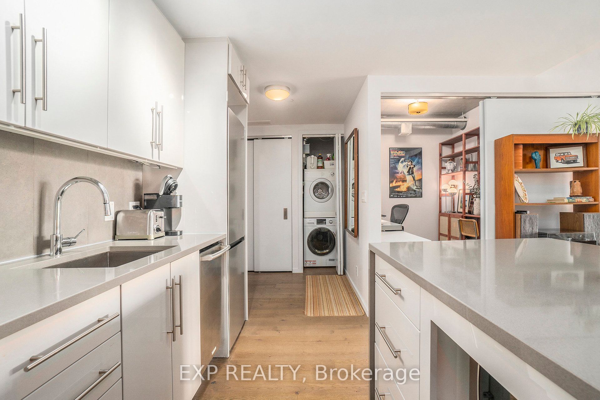 1000 Wellington Street W 206 Property Photo 11