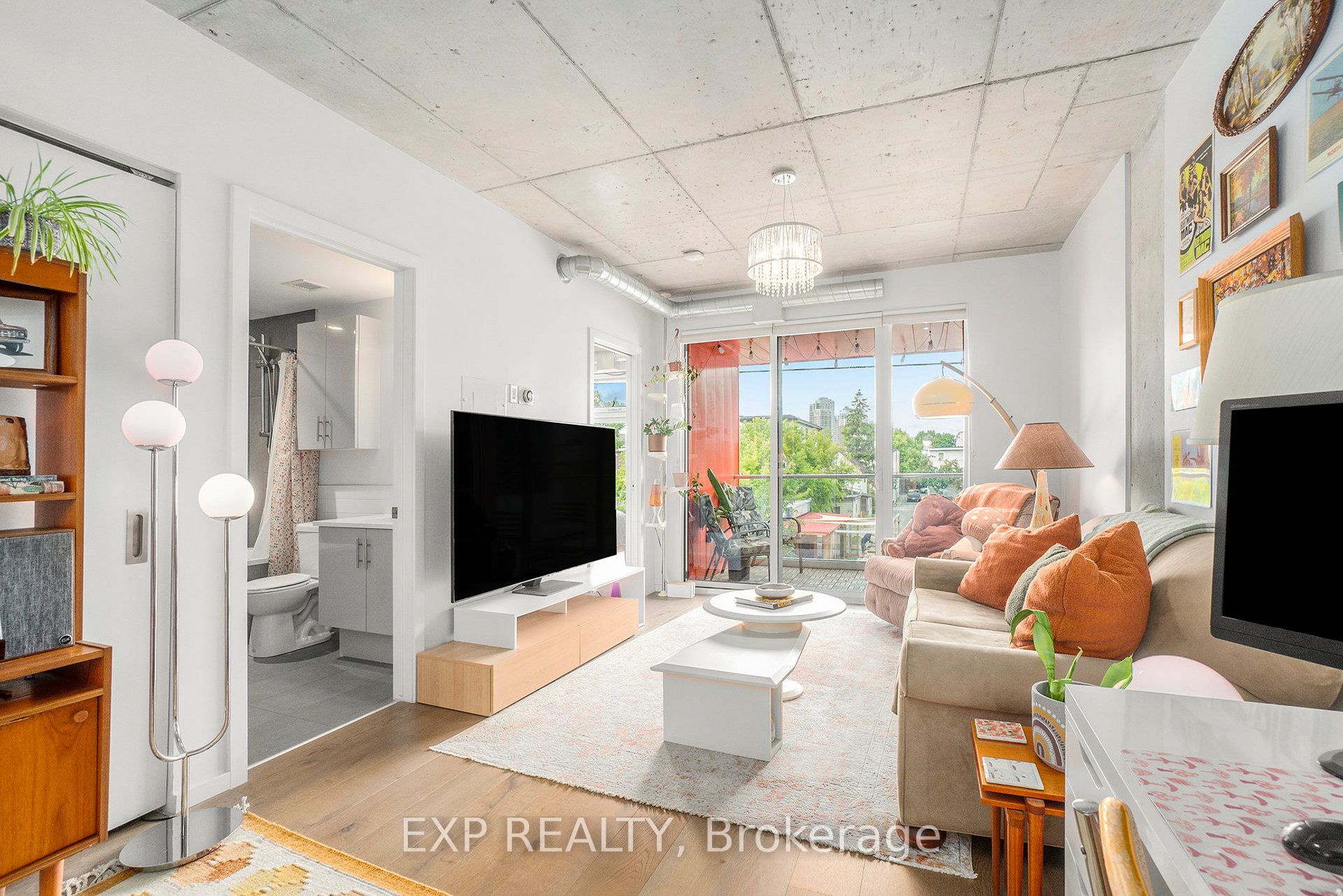 1000 Wellington Street W 206 Property Photo 13