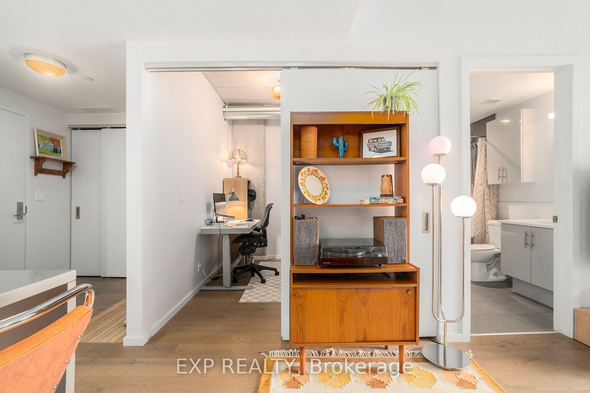 1000 Wellington Street W 206 Property Photo 21