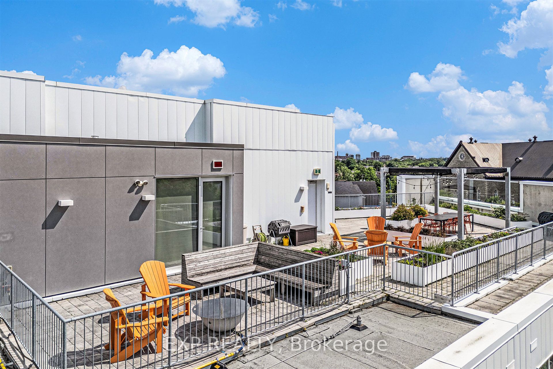 1000 Wellington Street W 206 Property Photo 28