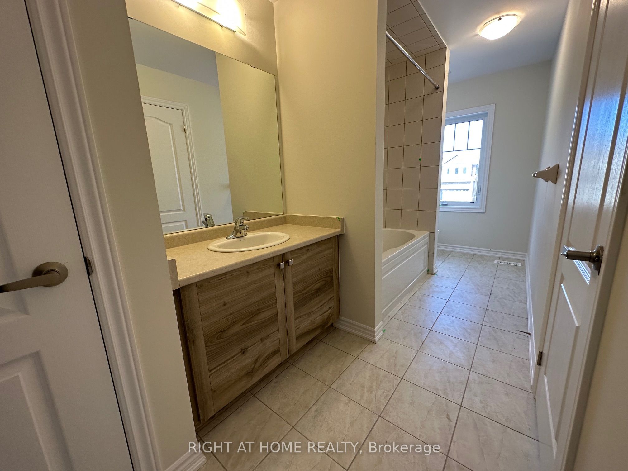 17 Cahill Drive Upper Property Photo 17