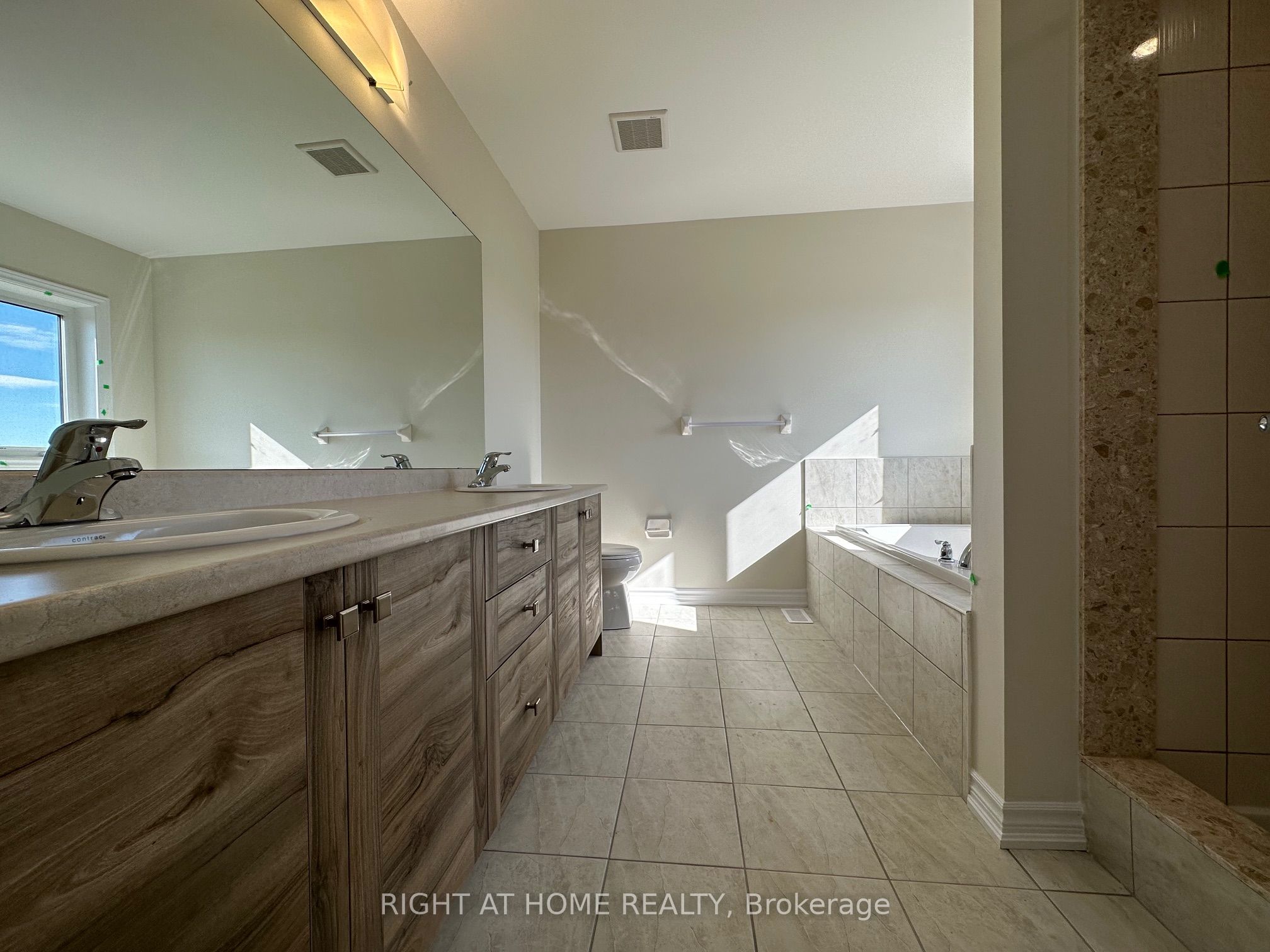 17 Cahill Drive Upper Property Photo 19