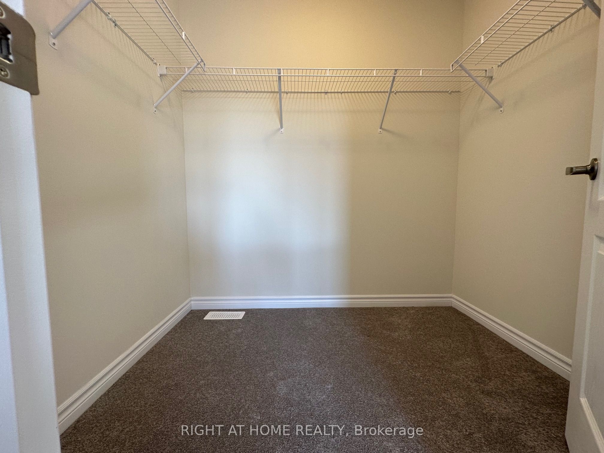 17 Cahill Drive Upper Property Photo 21