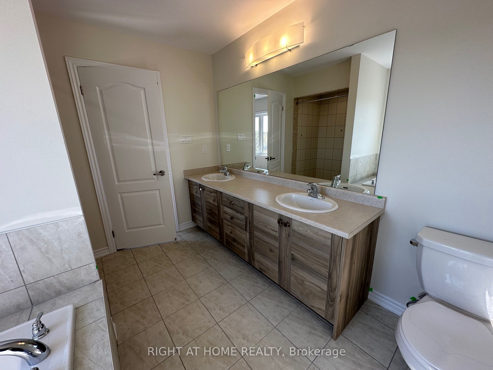 17 Cahill Drive Upper Property Photo 24